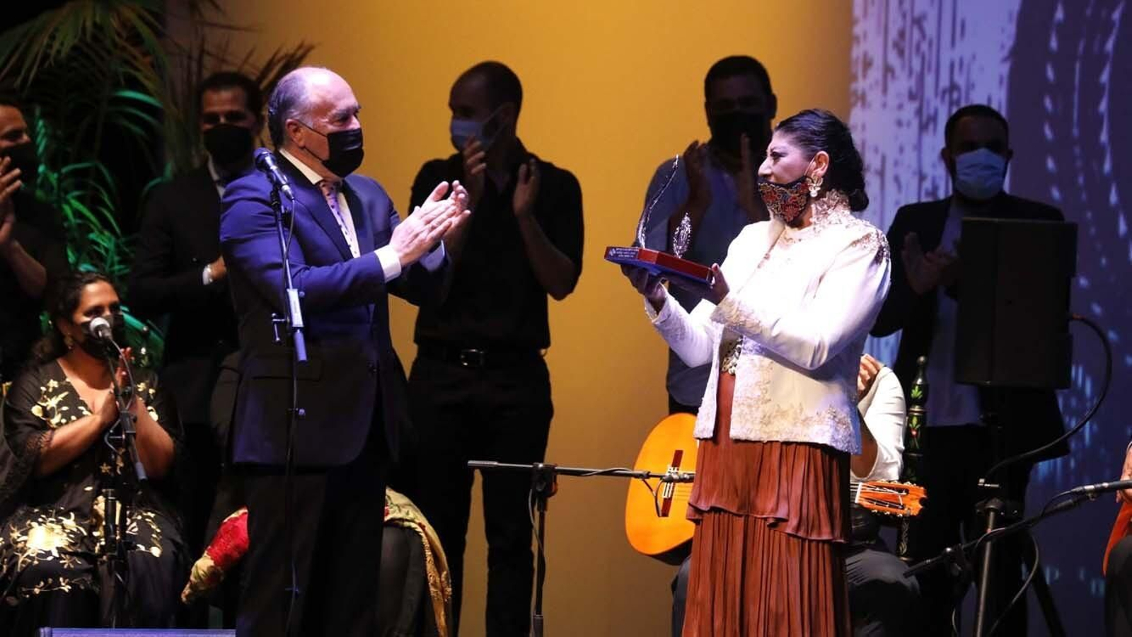 Las fotos de la entrega de la Palma de Plata a Manuela Carrasco