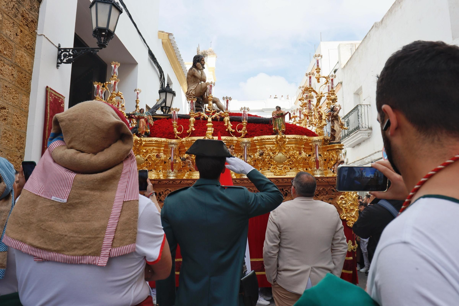 Imágenes de la salida de Humildad y Paciencia en la Semana Santa de Chiclana 2025