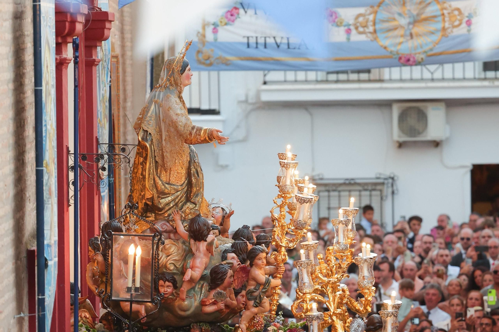 La Asunción de Cantillana celebra en estos días los tres cuartos de siglo de la proclamación del Dogma
