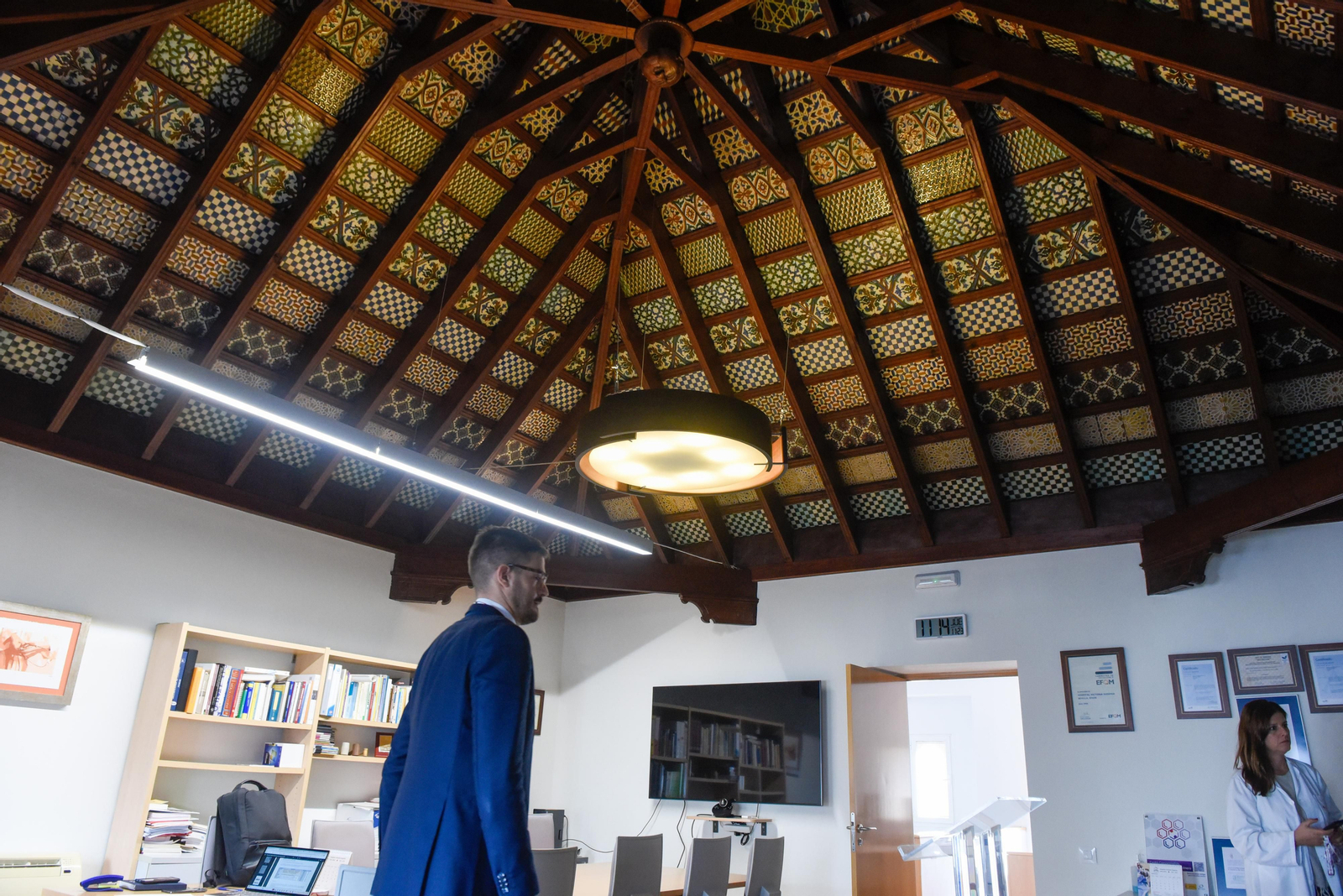 Reportaje sobre los 100 años que ha cumplido el Hospital de Cruz Roja