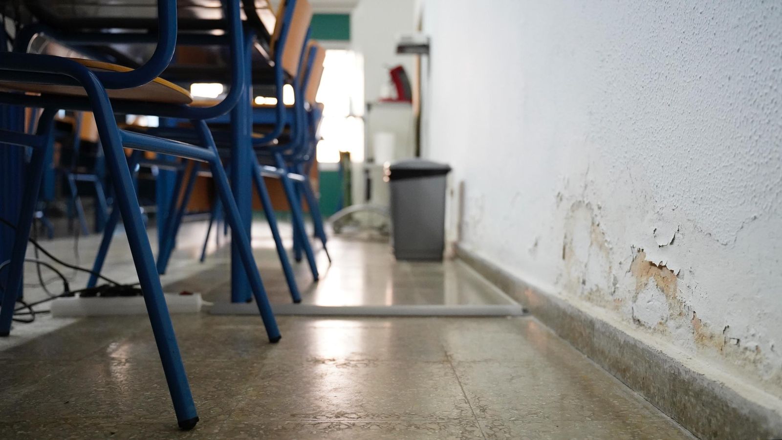 Así es la dejadez en el Centro Cívico de la reconquista.