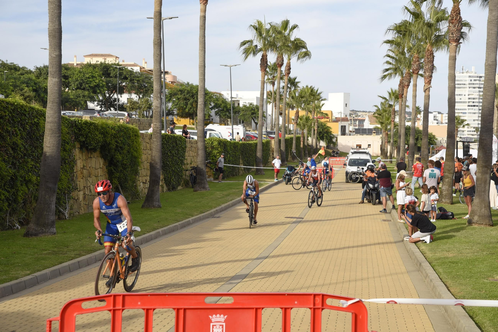 Búscate en las fotos del XI Triatlón de San Roque
