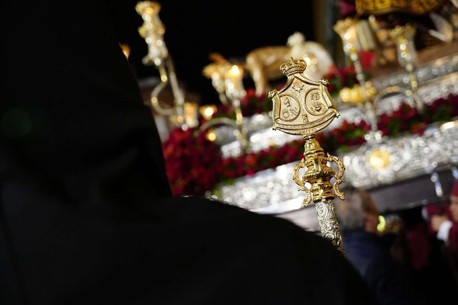 Martes Santo en Lucena: Las procesiones del Carmen, Servitas y Amor y Paz, en imágenes