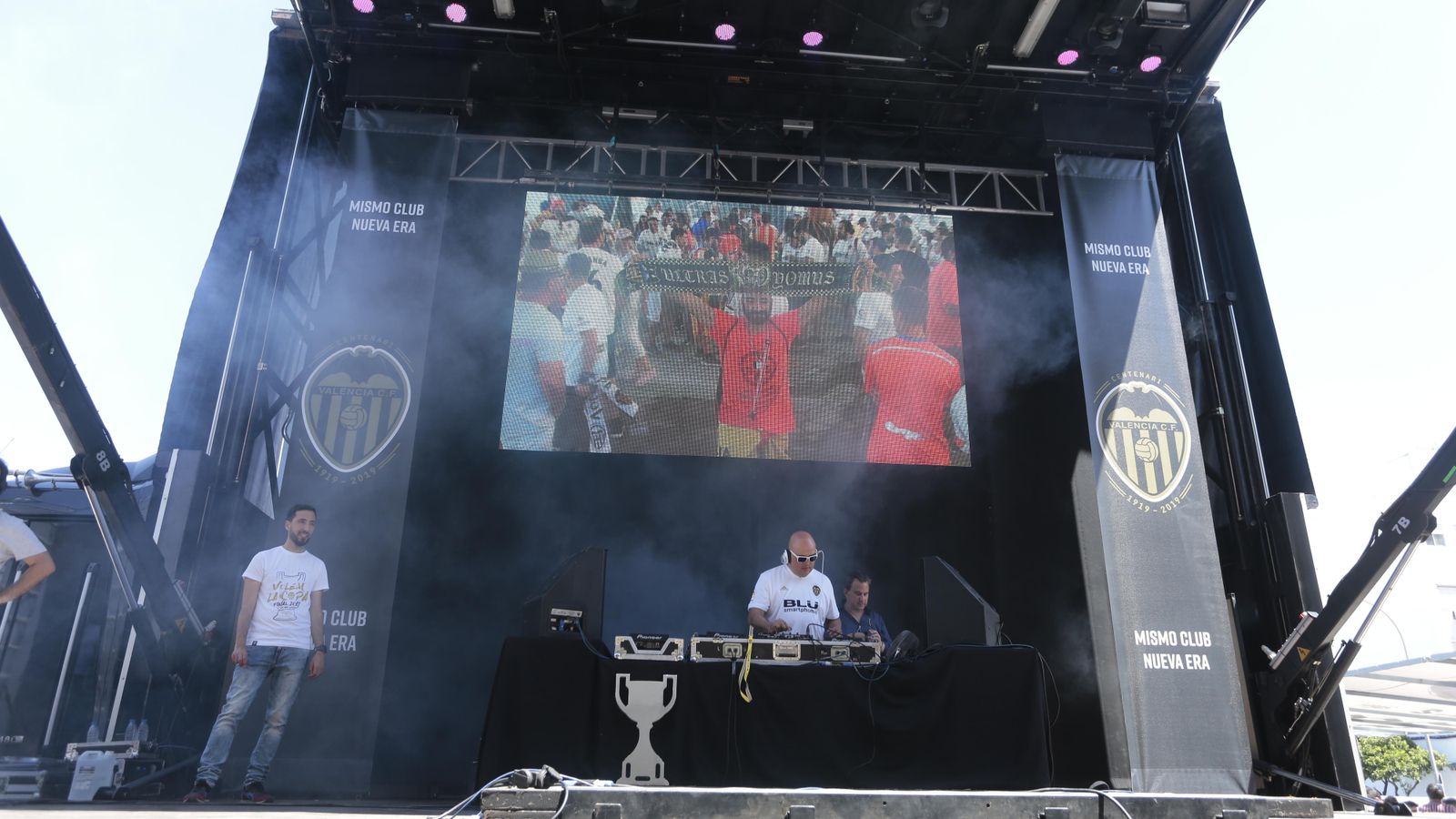 Espectaculares imágenes de la afición del Valencia