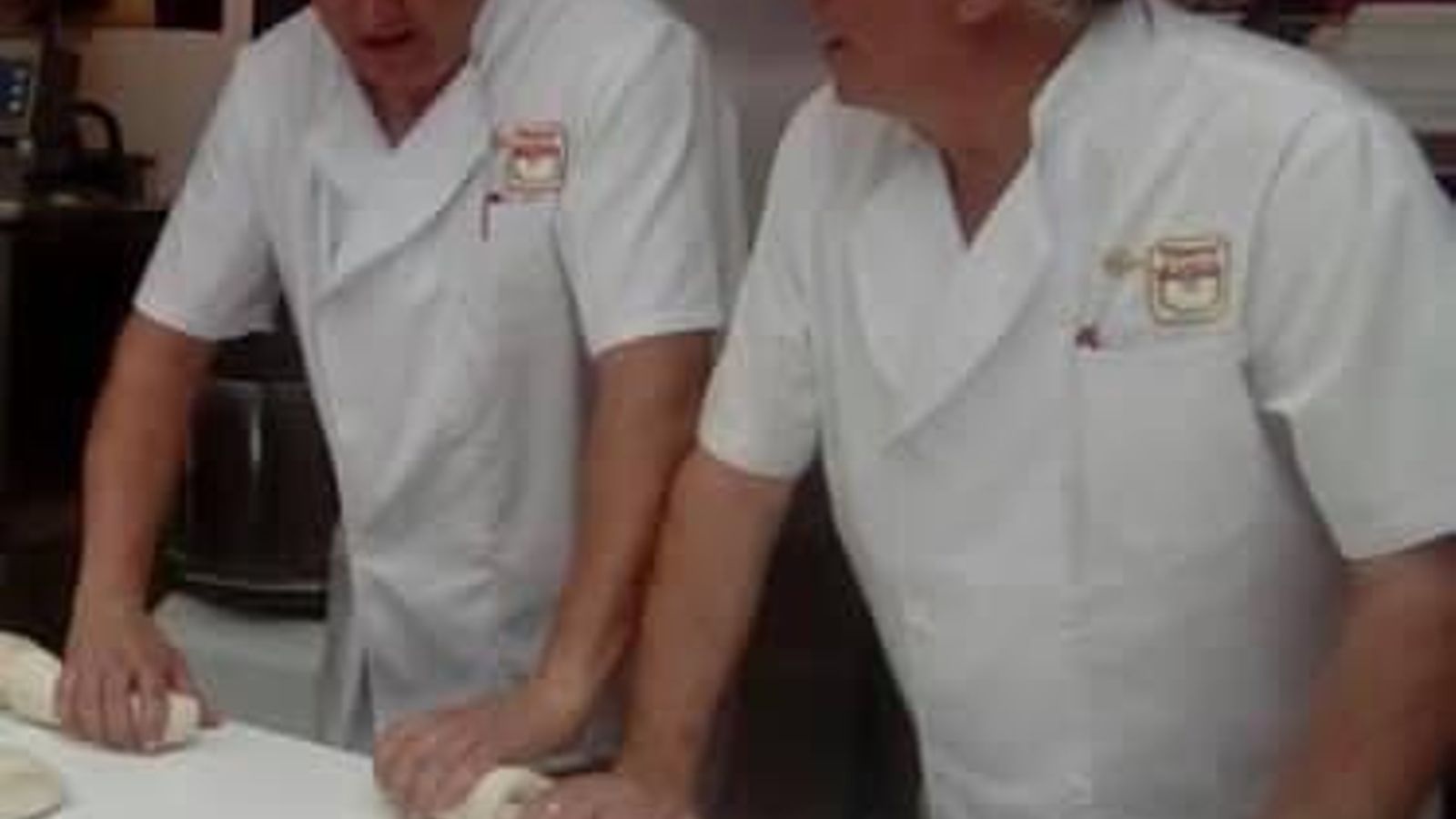 Gaspar Aquino junto a su padre