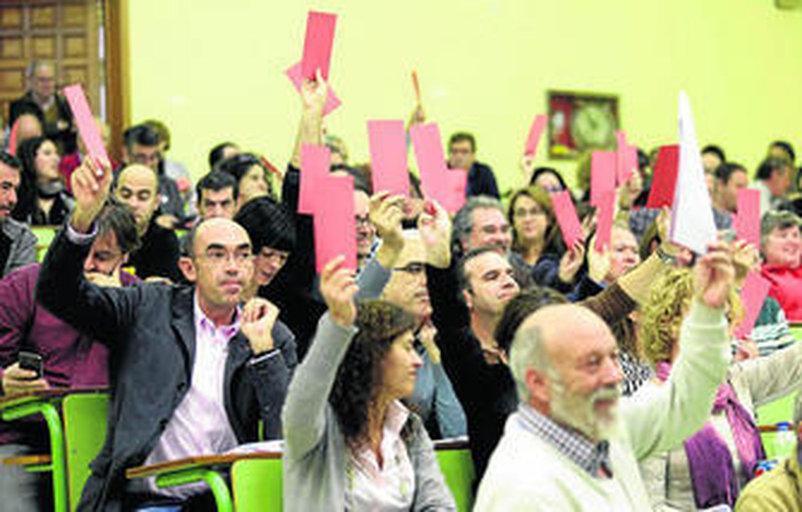 Eduardo Zorrilla, durante la asamblea de Ganemos celebrada ayer.