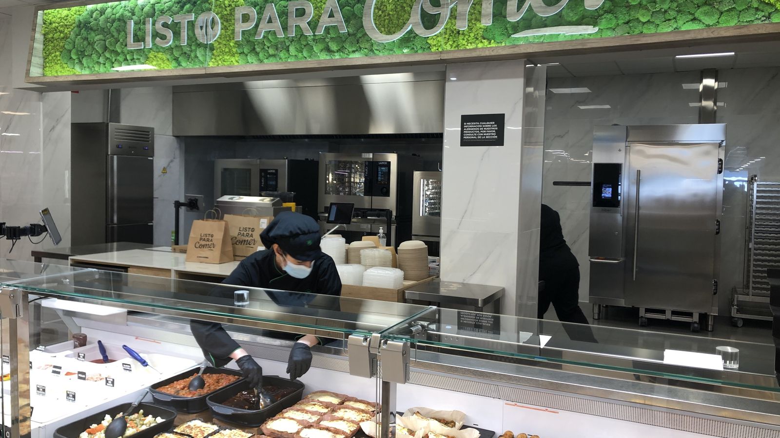 Sección de comidas recién hechas de Mercadona en Espartinas.