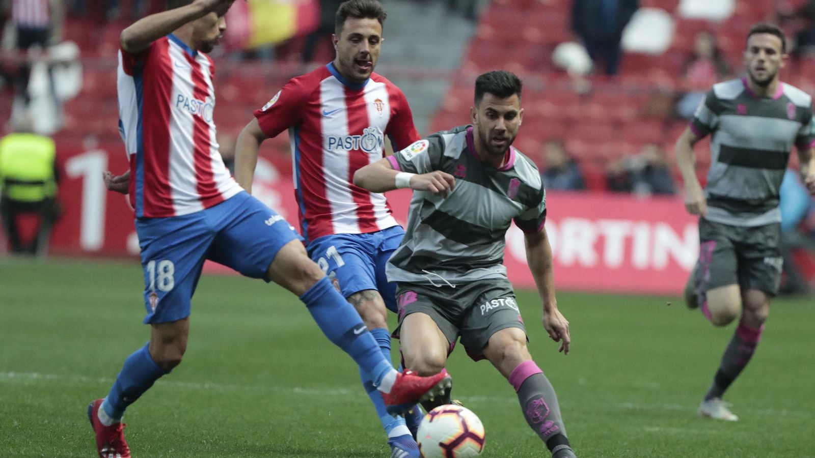 Vico no podrá jugar en Lugo al tener que cumplir sanción.