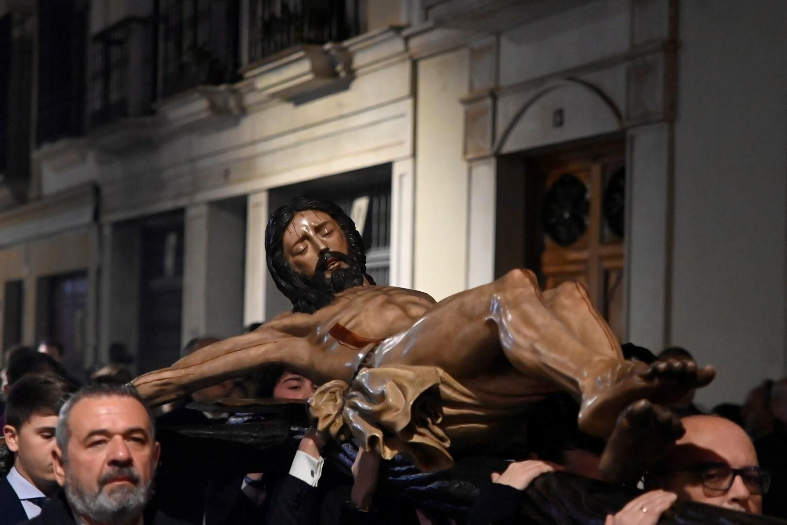 Las imágenes de los vía crucis del primer viernes de Cuaresma en Córdoba