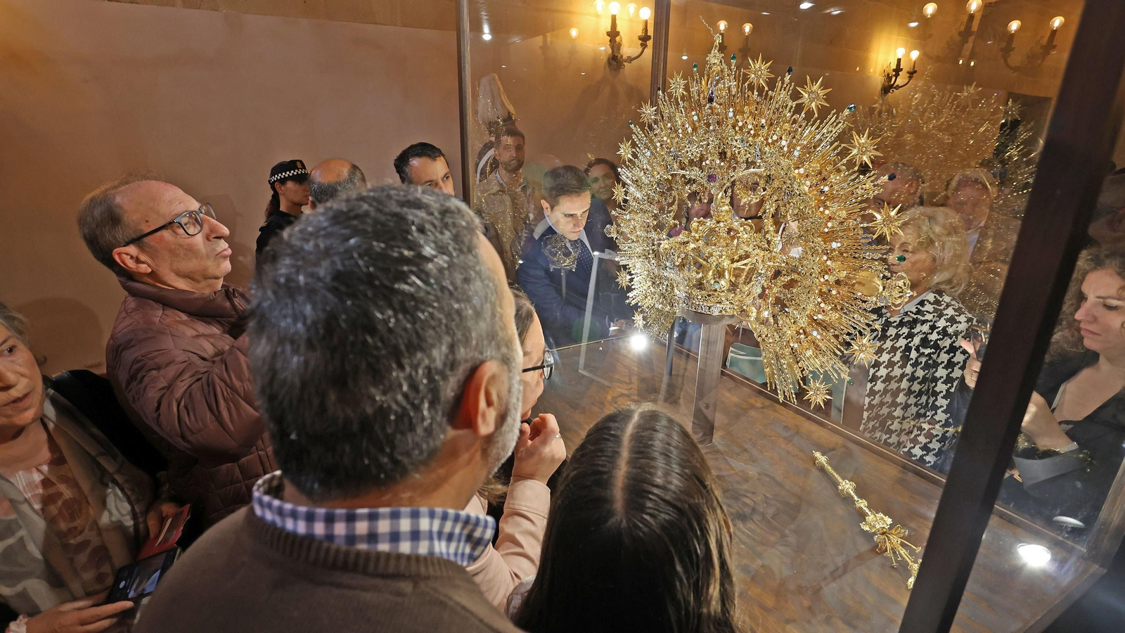 La Corona de la Virgen del Carmen en el Ayuntamiento de Jerez