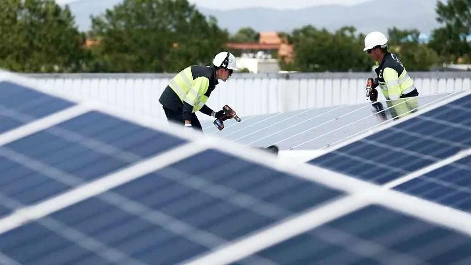 La vida útil de los paneles solares ronda los 25 años, lo que significa que la inversión se amortiza.