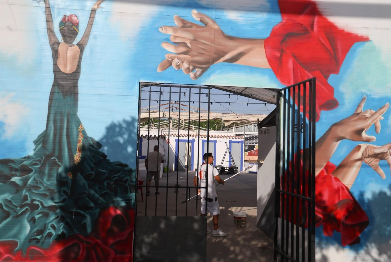 Comienza la cuenta atrás para la Feria de Málaga, en imágenes