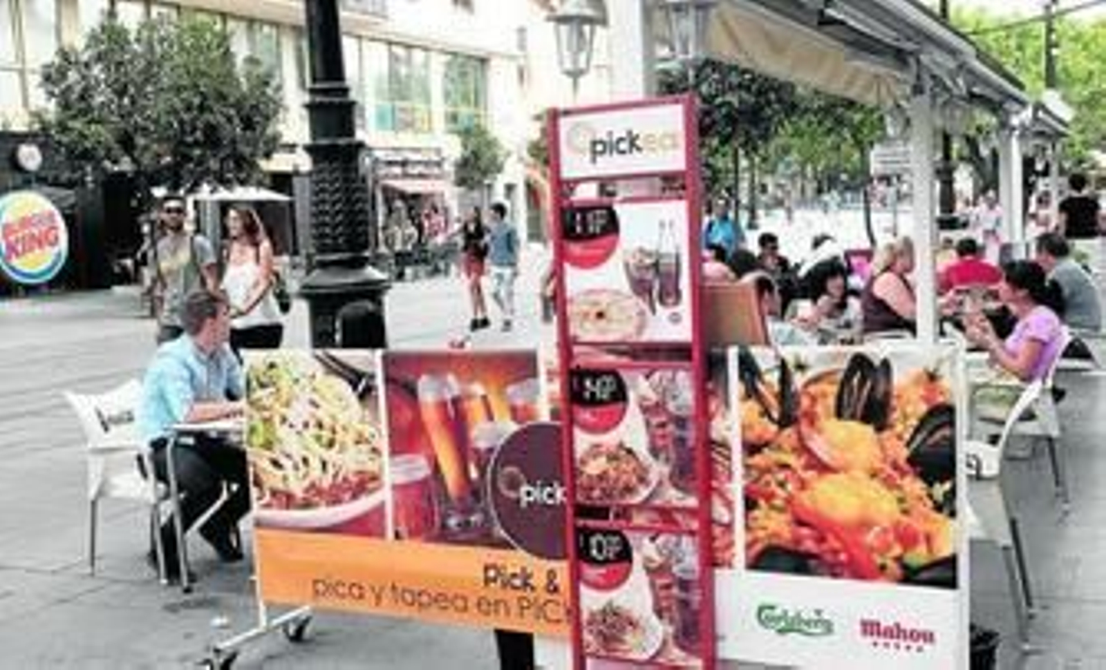 El plan para reducir veladores se iniciará en la Avenida y San Fernando