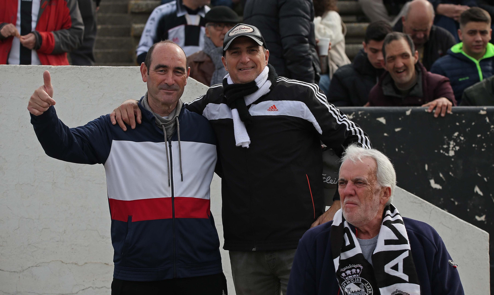 Fotos de la afición durante el Balona - Deportivo de La Coruña en el estadio municipal de La Línea