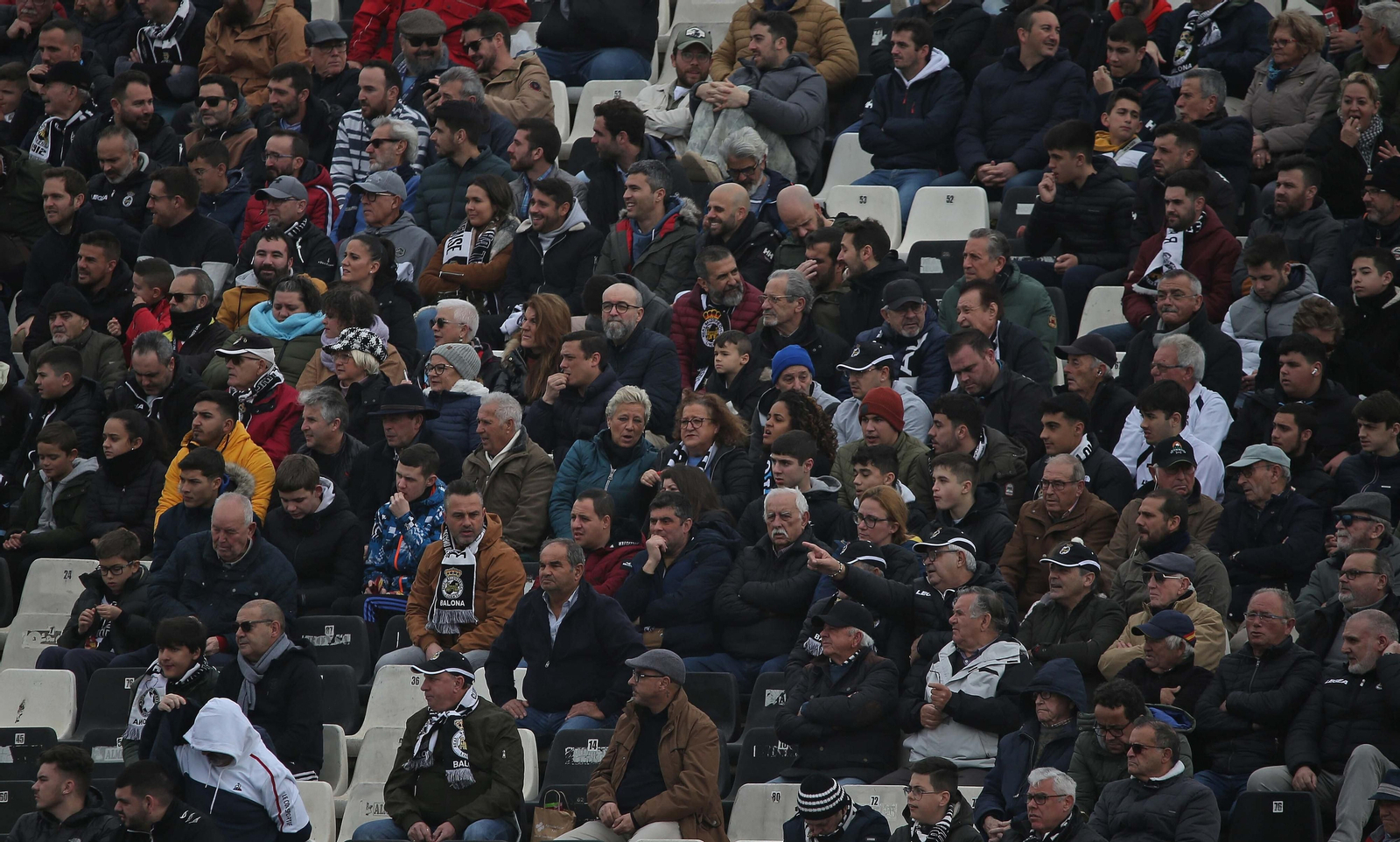 Fotos de la afición durante el Balona - San Fernando en el Municipal de La Línea