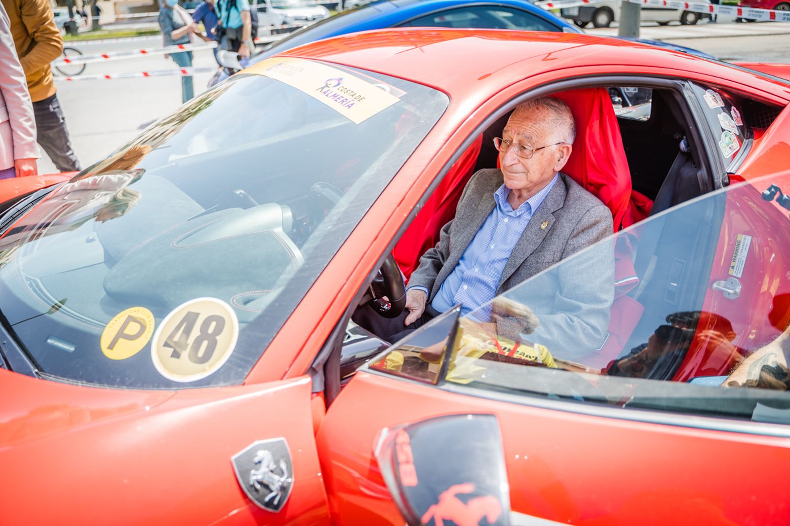 En imágenes: Los Ferrari conquistan Roquetas de Mar