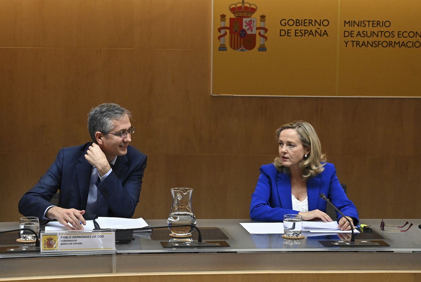 Nadia Calviño, con el gobernador del Banco de España Pablo Hernández de Cos, en la reunión con la banca