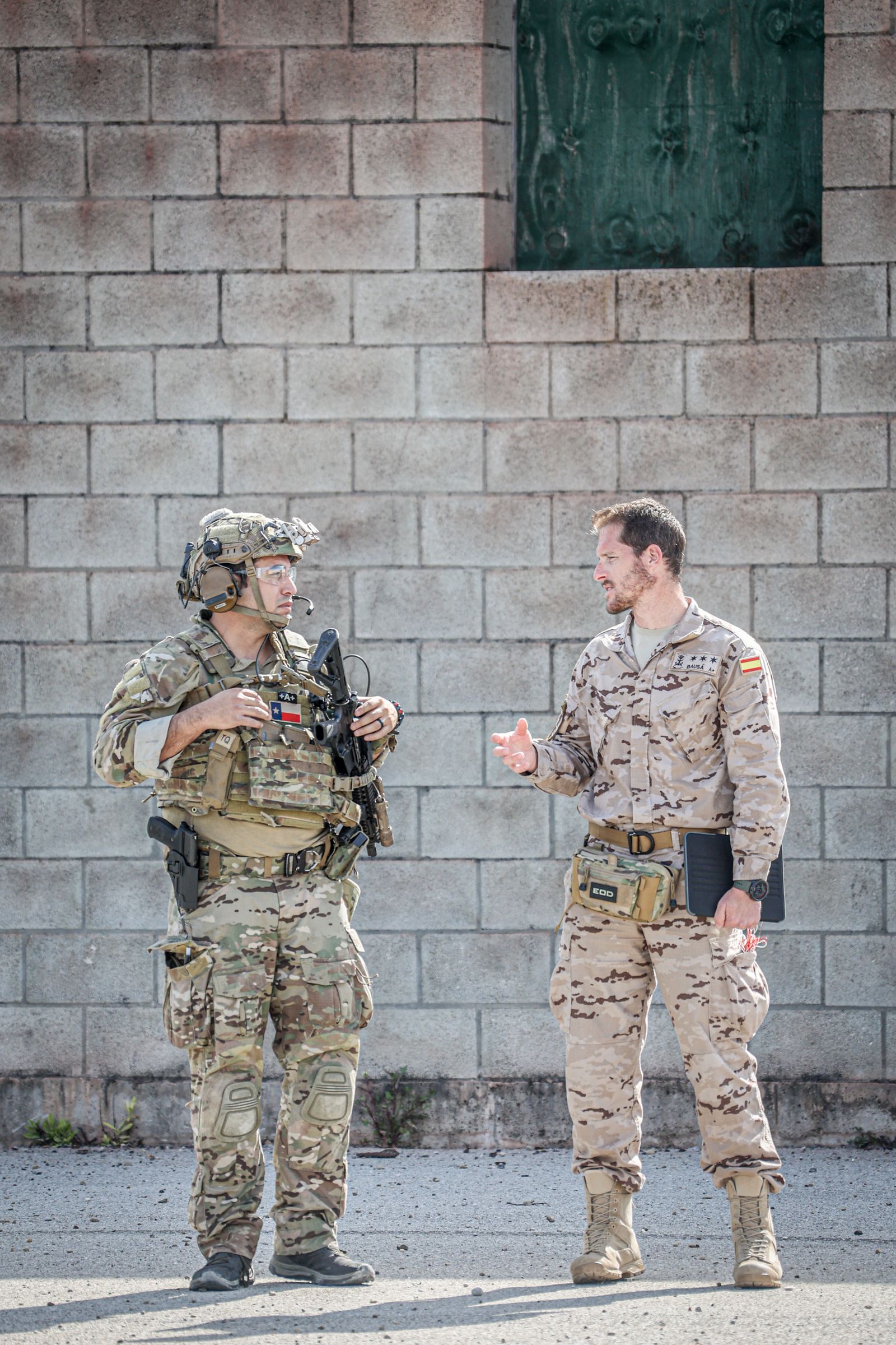 Fuerzas Armadas: Así se adiestran los equipos de desactivación de explosivos en Cádiz