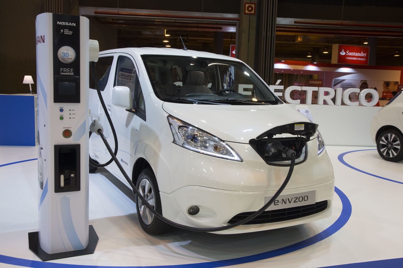 Nissan deja de fabricar el Pulsar en Barcelona para centrarse en la furgoneta eléctrica