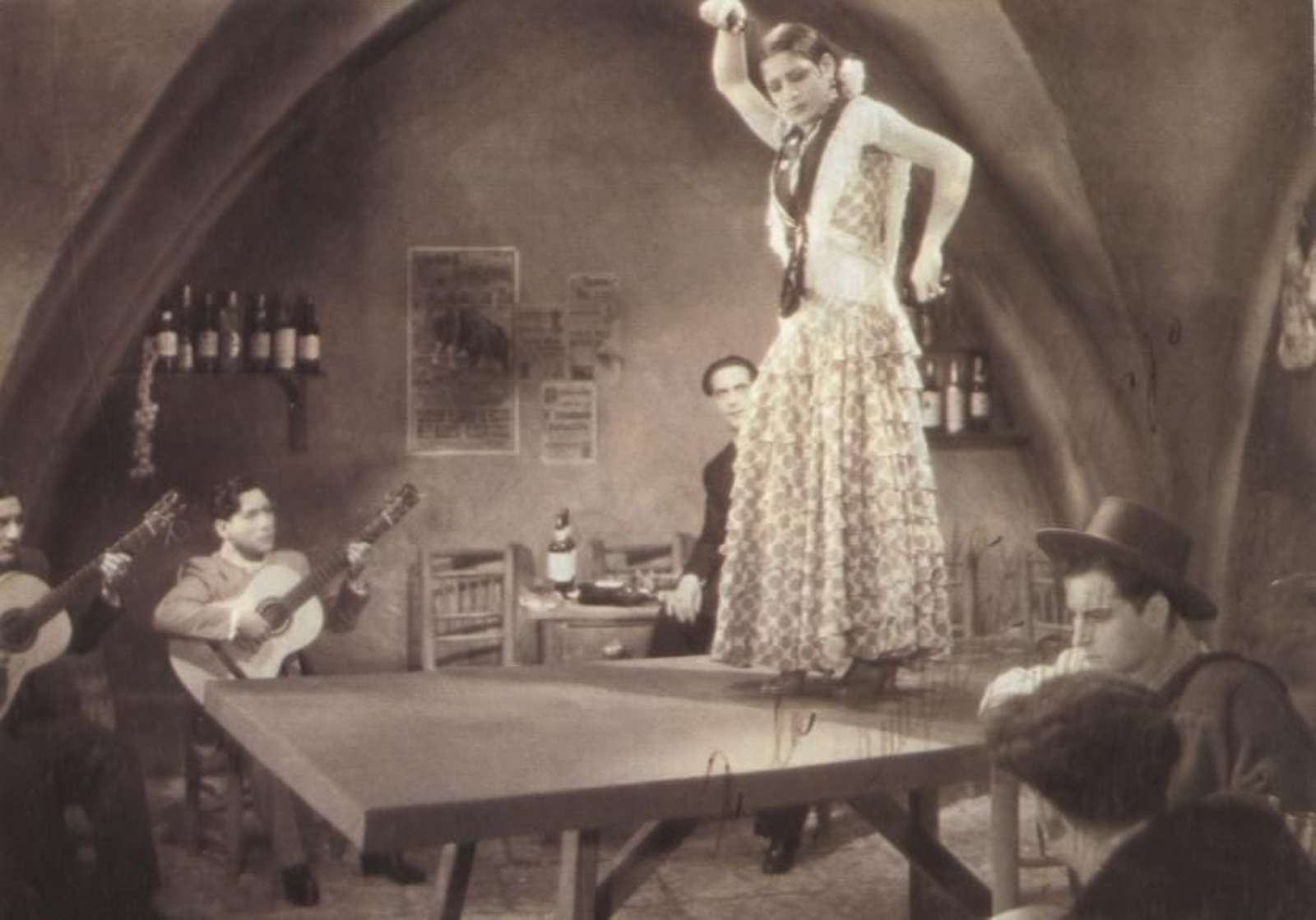 Carmen Amaya en en un fotograma de 'La hija de Juan Simón' (1935).