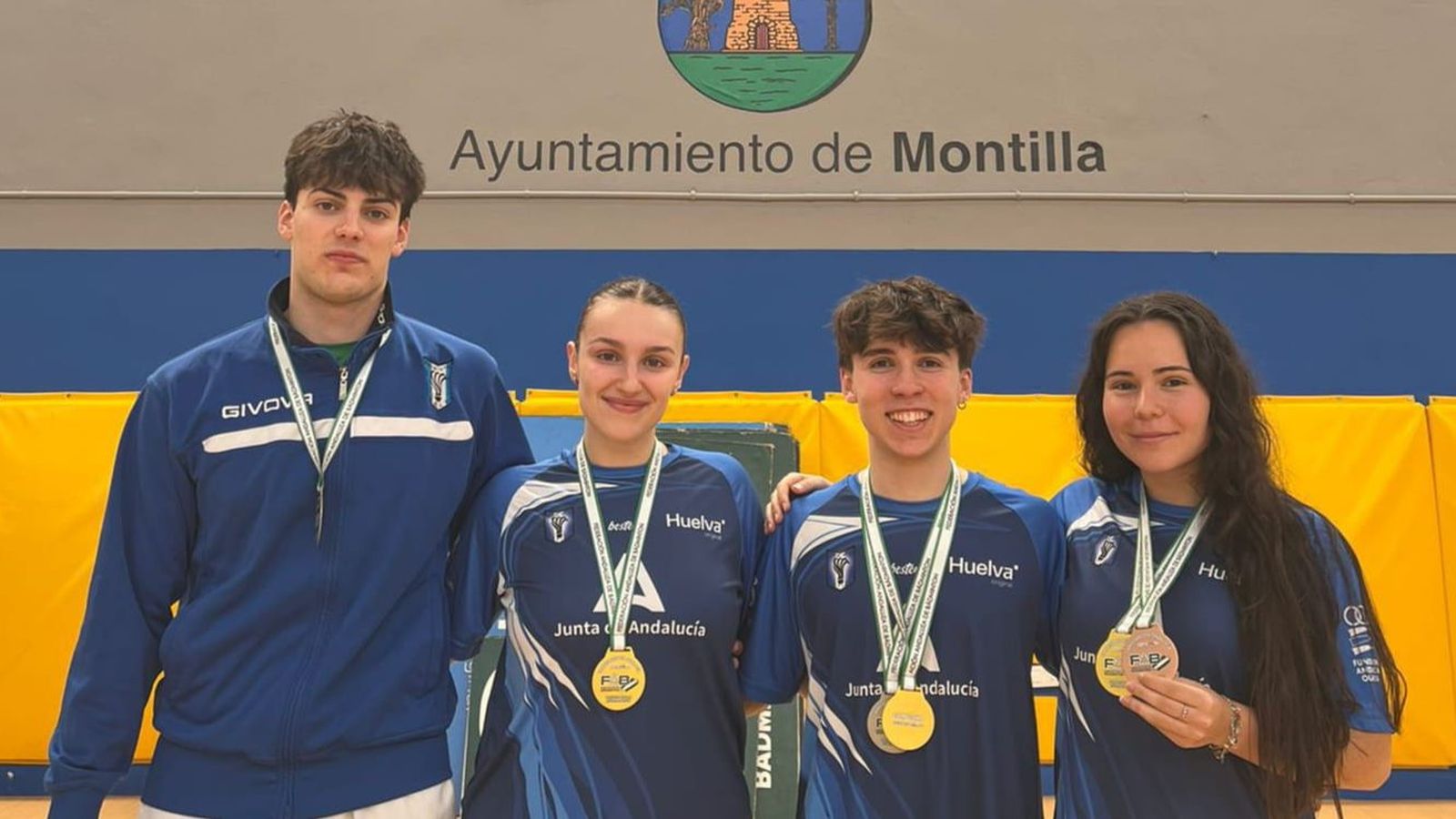 El Club Bádminton Huelva arrasa en el Campeonato de Andalucía Absoluto con tres oros, dos platas y un bronce.