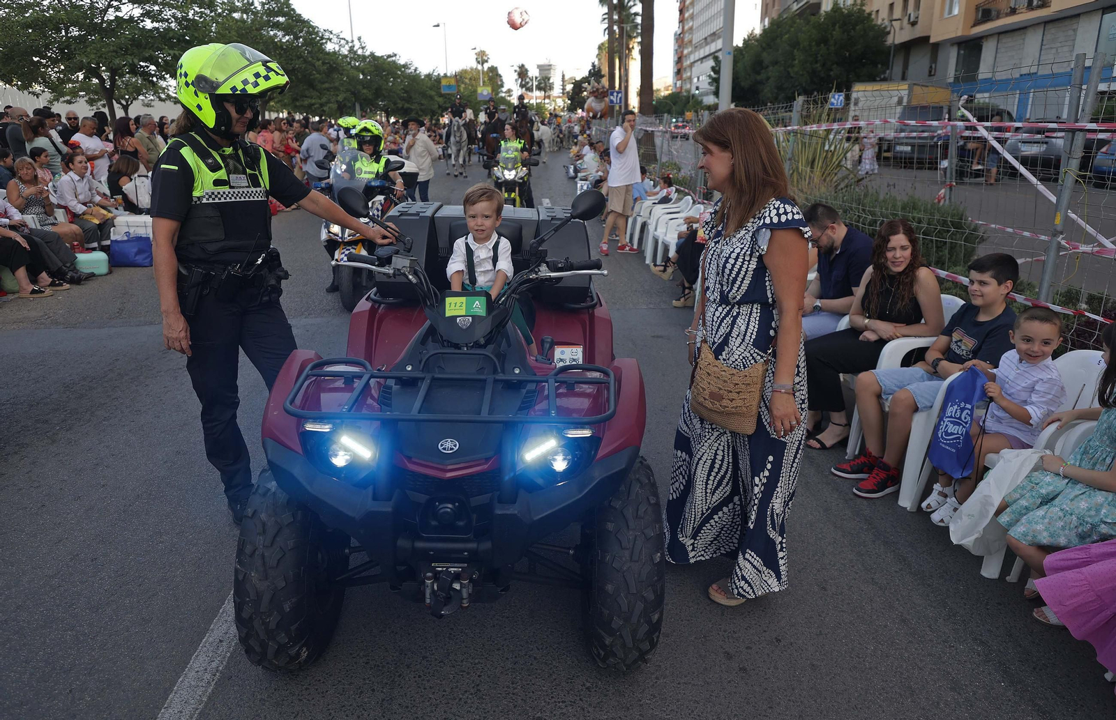 Búscate en las fotos de la cabalgata de la Feria Real de Algeciras 2025