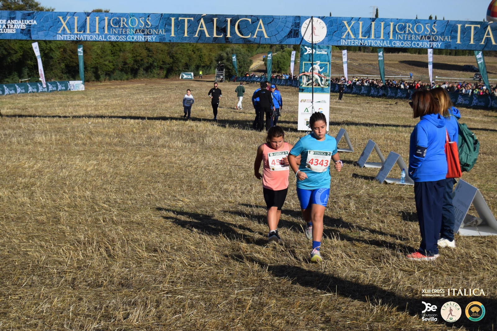 Búscate en las fotos del Cross de Itálica 2025 | 9