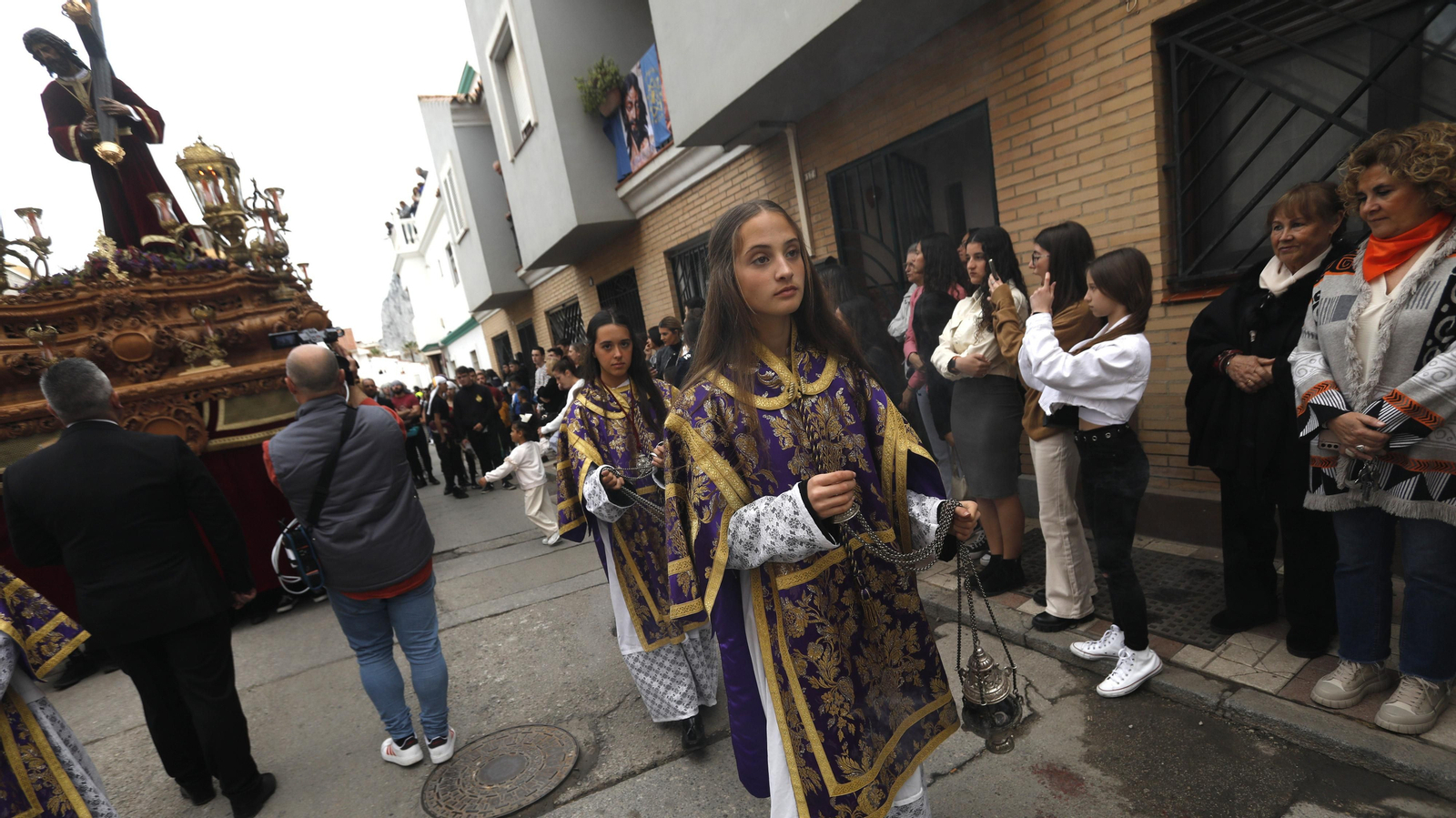 Fotos del Martes Santo en La Línea: Jesús de las Penas y María Santísima de los Dolores
