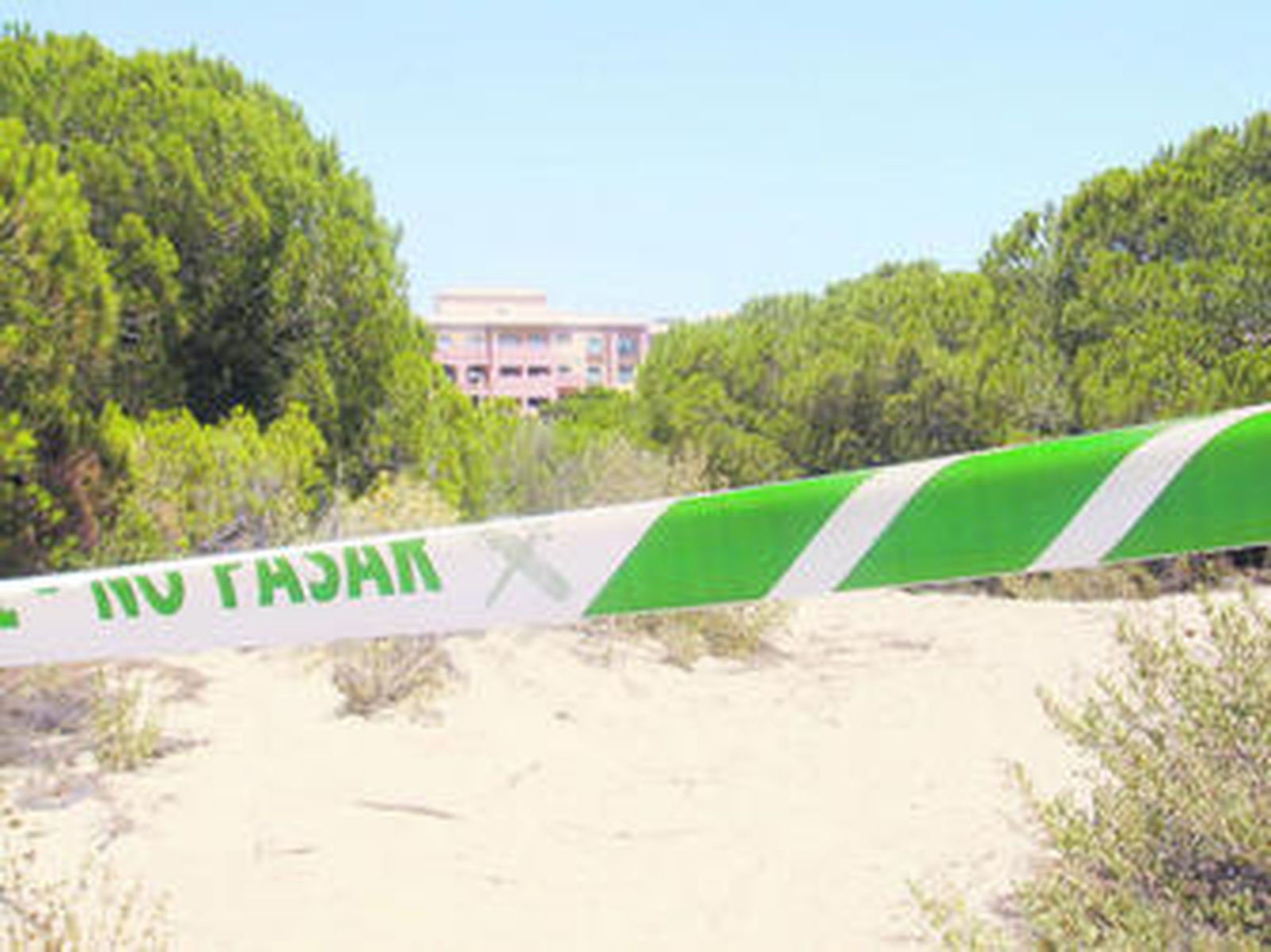 Zona donde ocurrieron los hechos, acordonada por la Guardia Civil.