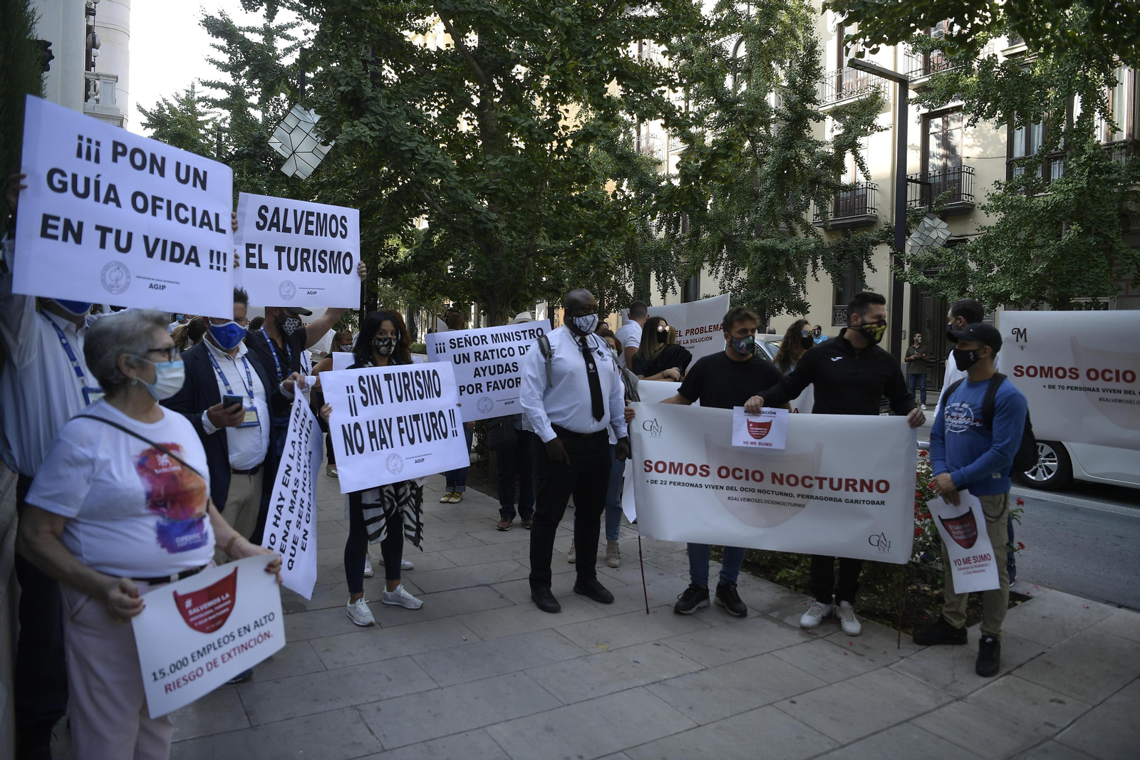 Fotos: El turismo se manifiesta en Granada