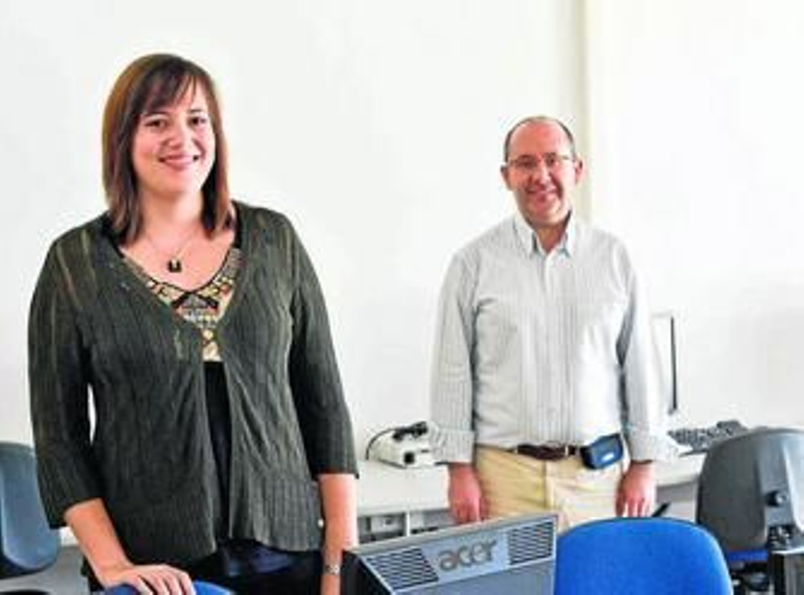 Los investigadores de la UGR Zoraida Callejas y Ramón López.