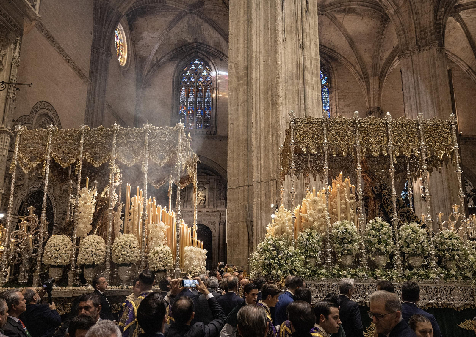 La procesión Magna desde la Catedral, todas las fotos