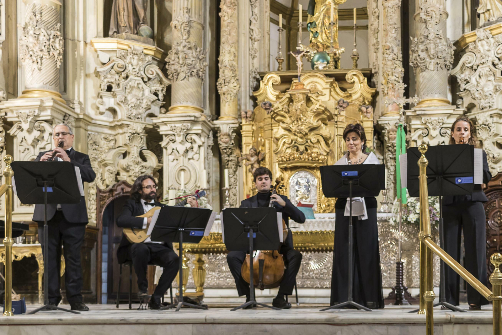 Un momento del concierto de La Folía en la iglesia de Santo Domingo de Sanlúcar. Un momento del concierto de La Folía en la iglesia de Santo Domingo de Sanlúcar.
