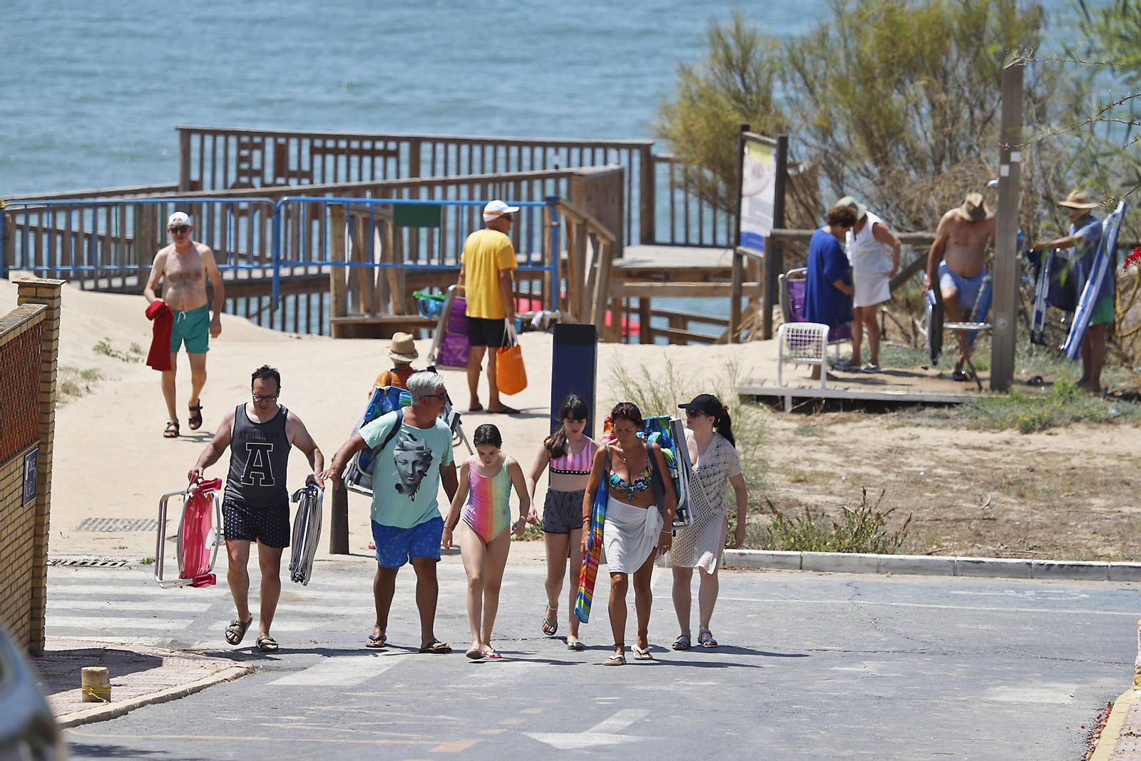 Ambiente en las playas de Huelva en el domingo 2 de julio