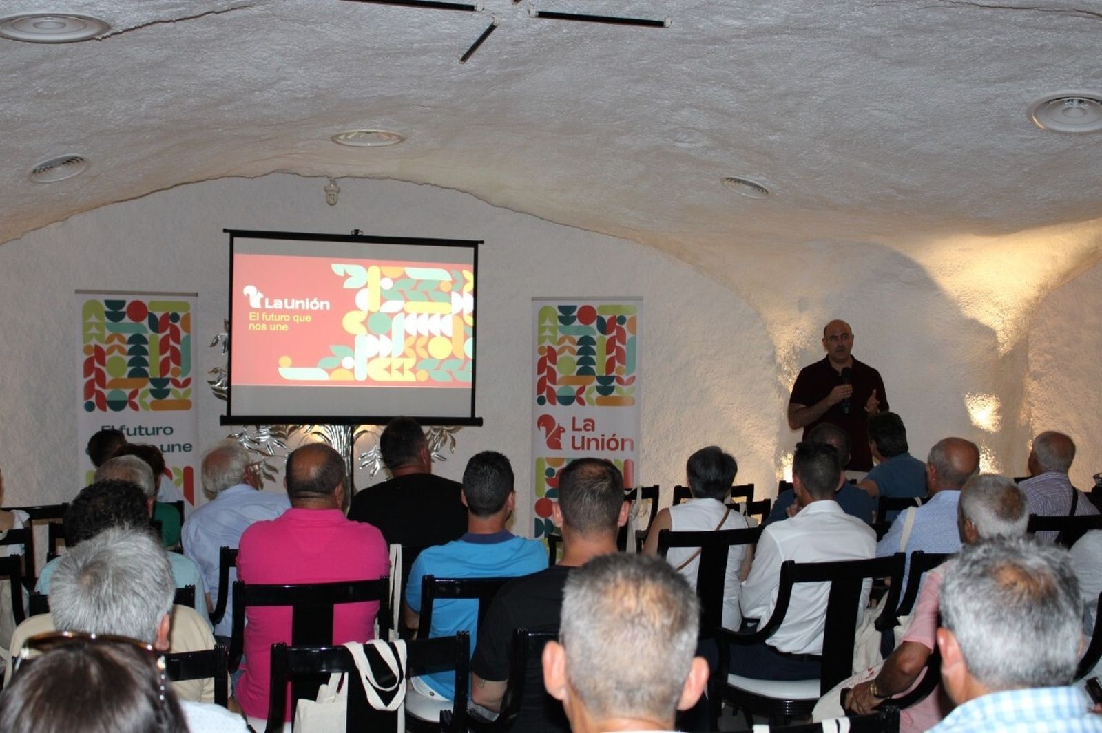 Jesús Barranco durante el acto fin de campaña de tropicales de La Unión en Almuñécar