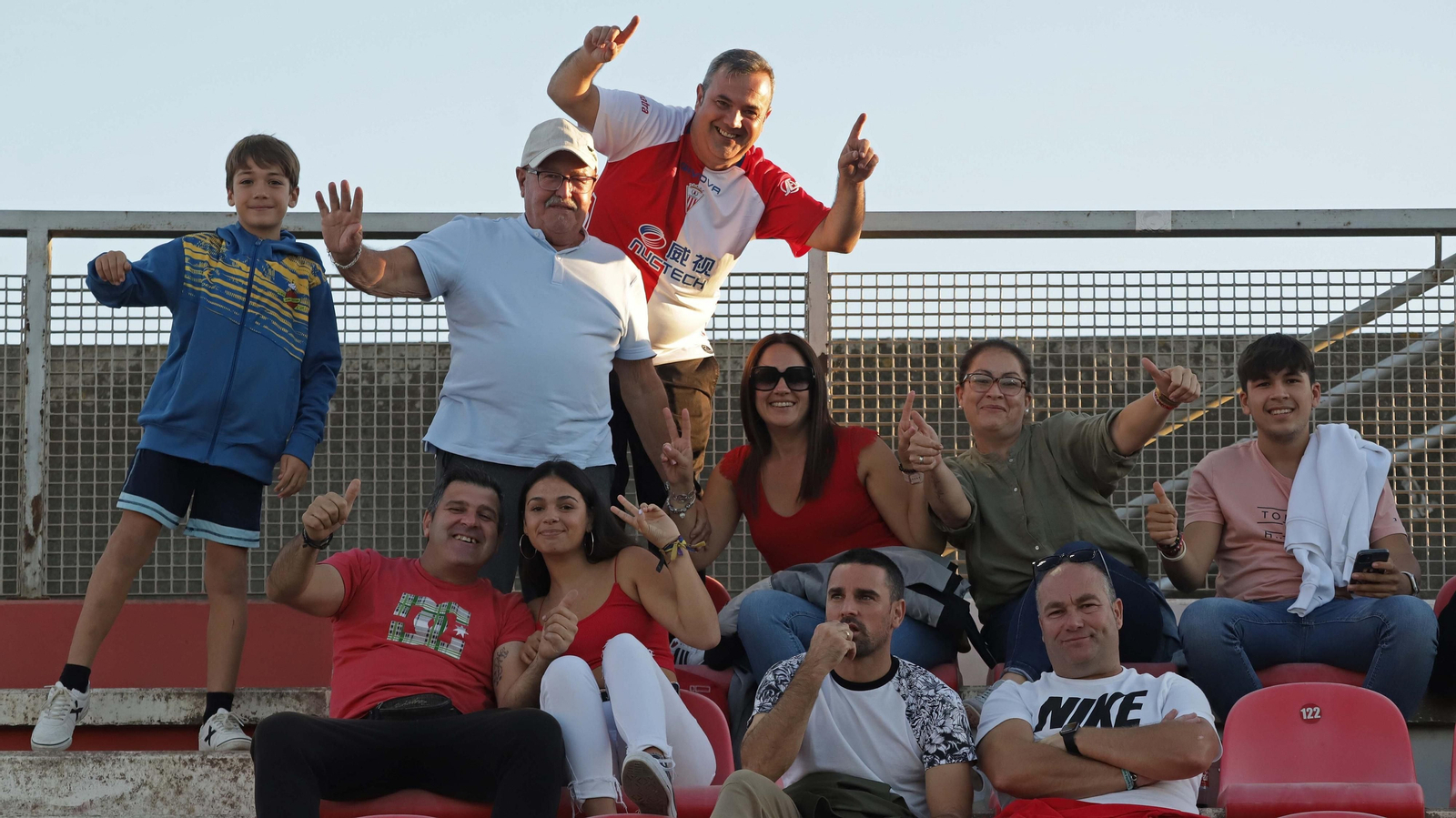 Fotos de la afición en el Nuevo Mirador