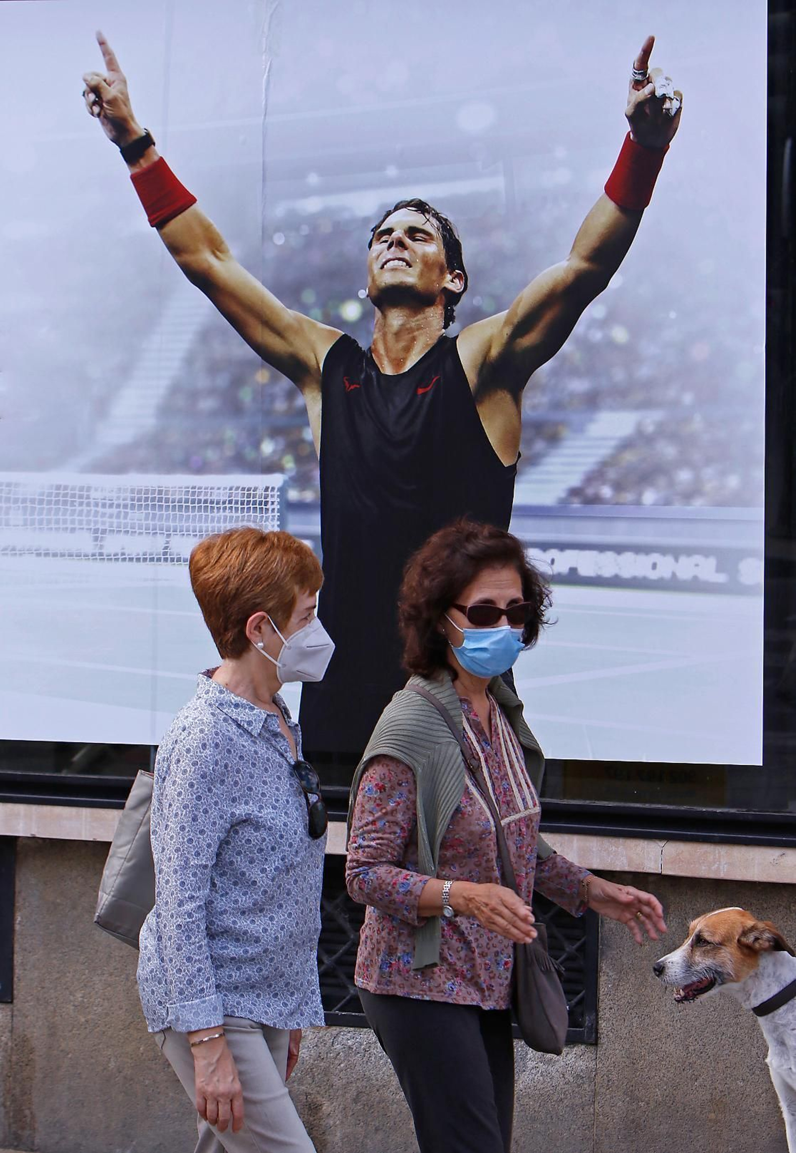 Cinco años del confinamiento por el Covid: las mejores fotos de la pandemia en Sevilla