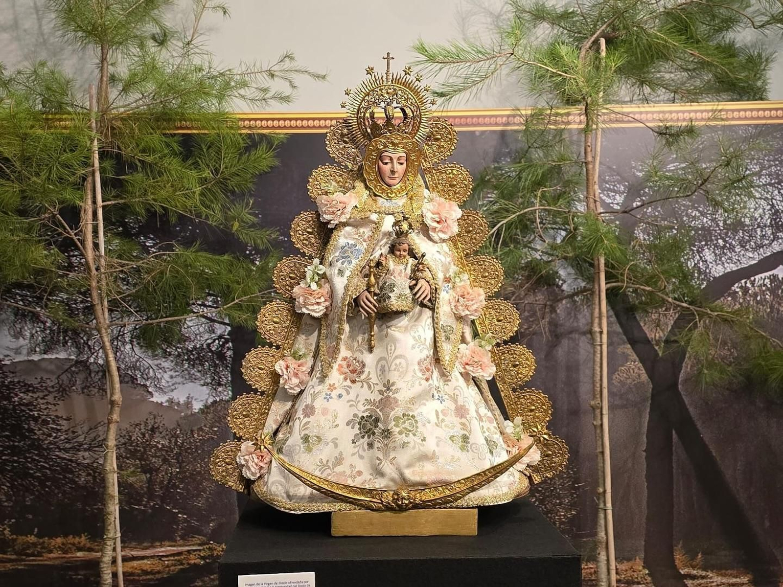 Inauguración de la exposición 'Otorga lo imposible' en Madrid.