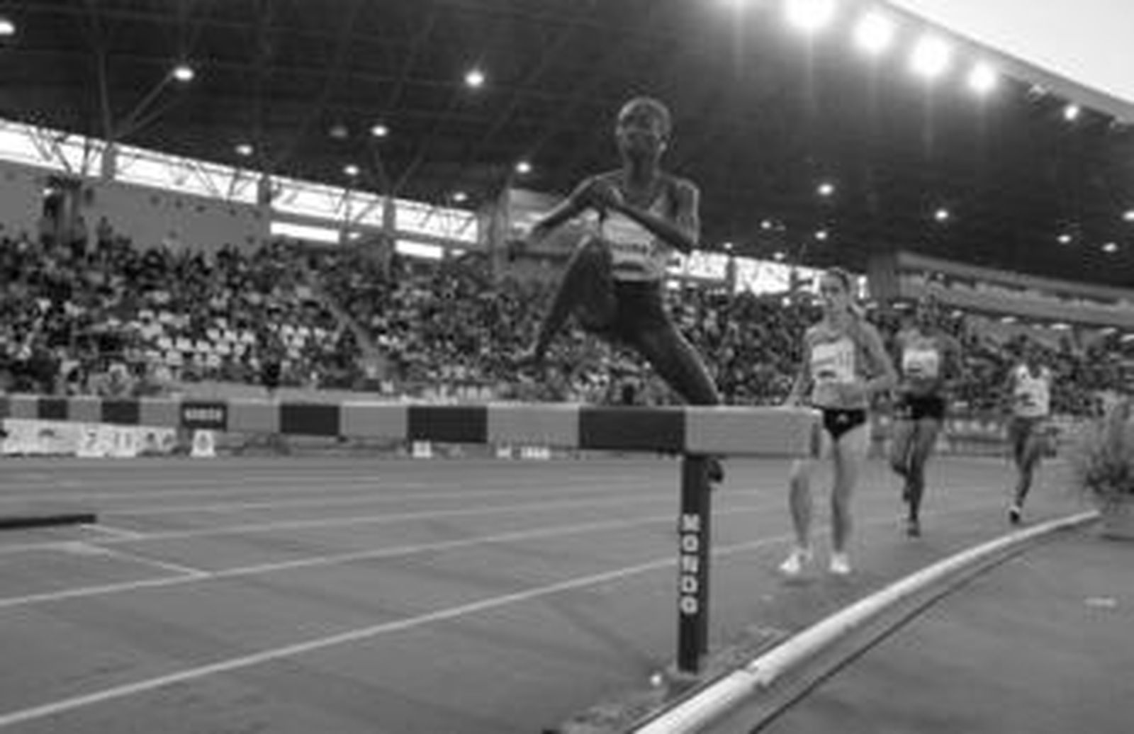 La keniata Eunice Jepkorir, en un momento de la prueba de 3.000 obstáculos femenina cuya carrera dominó de principio a fin.