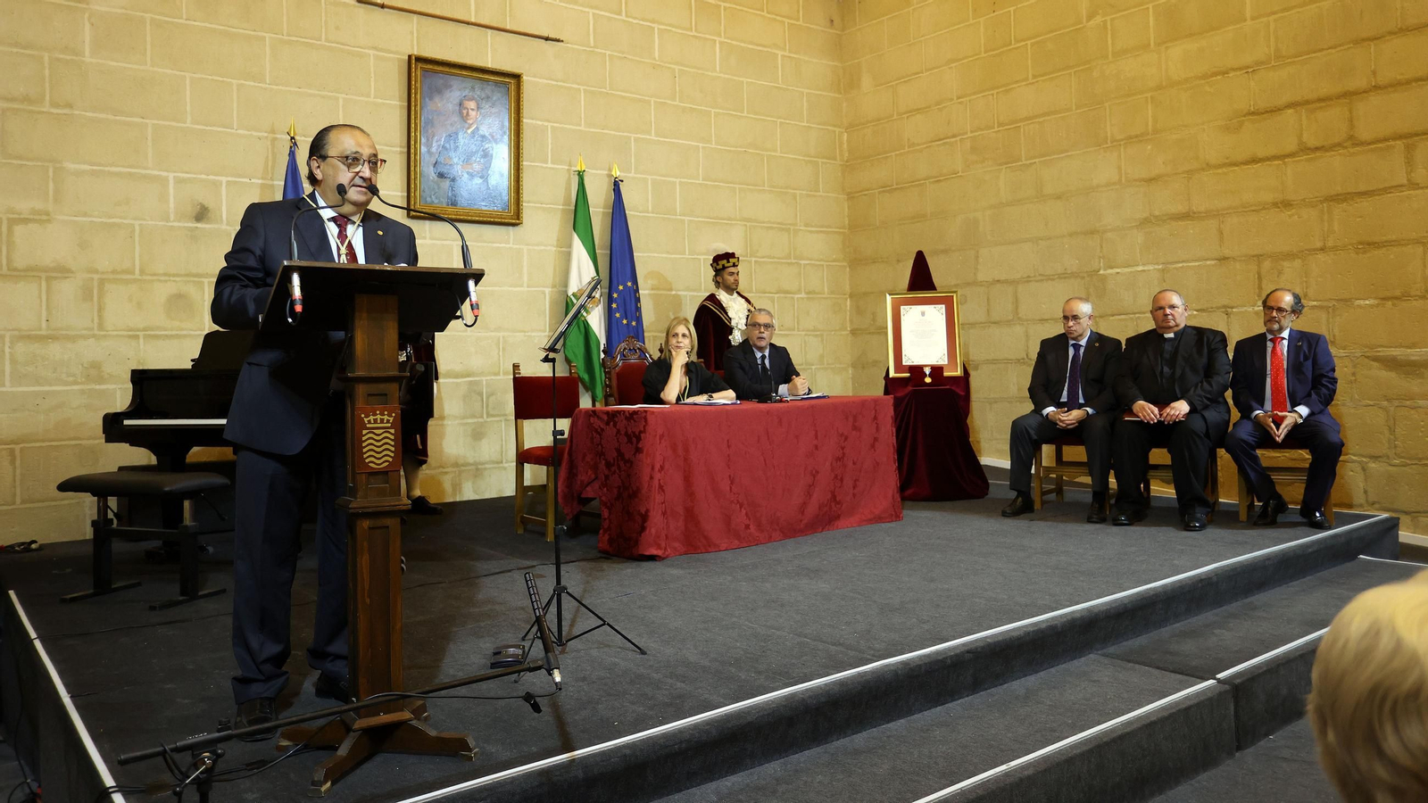 Imágenes de la entrega de la Medalla de Oro de la Ciudad de Jerez a la Hermandad de la Coronación