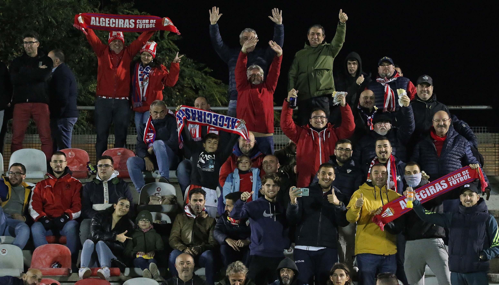 Búscate en el Nuevo Mirador durante el Algeciras - Atlético de Madrid B