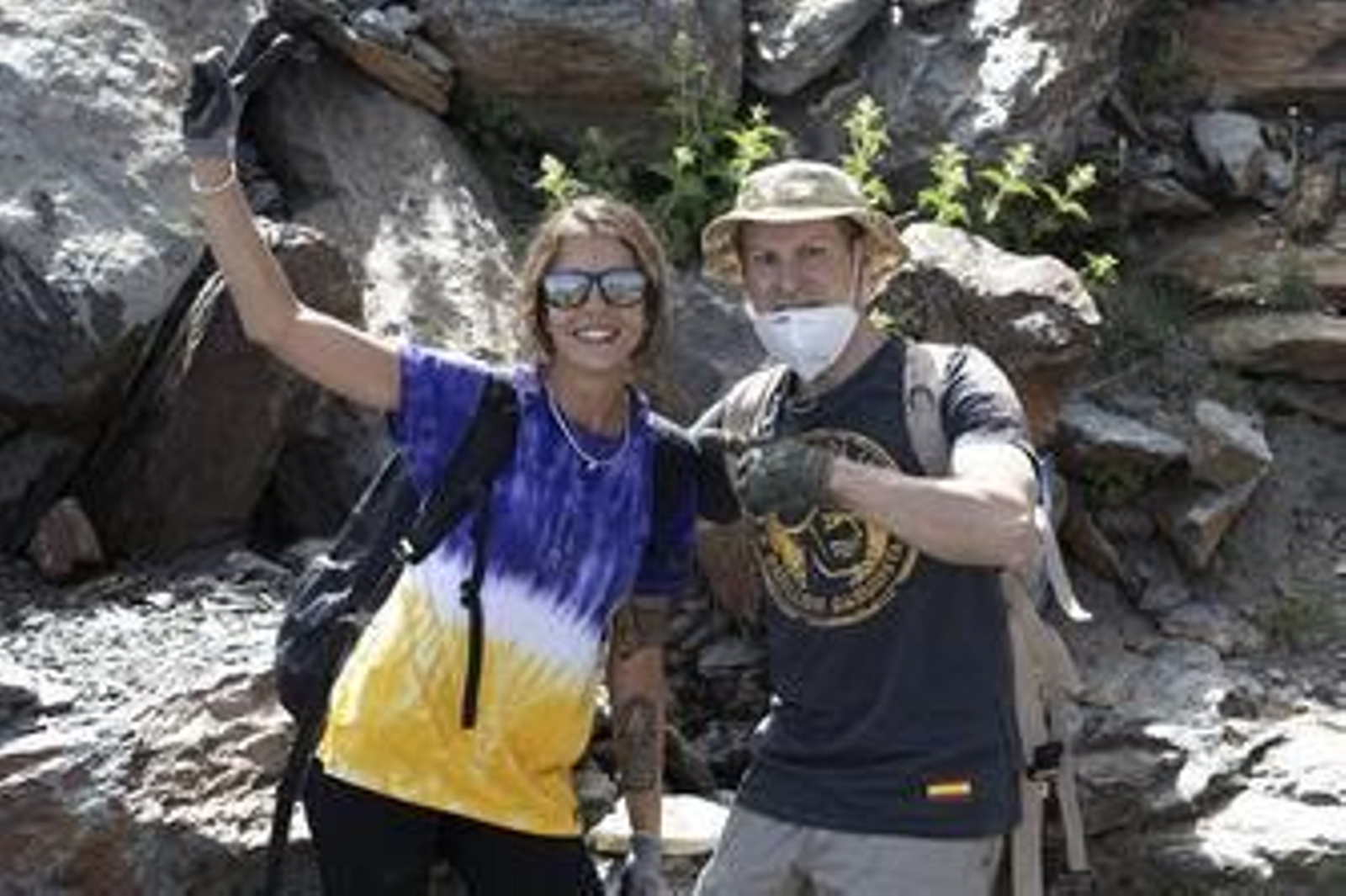 Fotos: así ha sido la jornada de limpieza en las pistas de esquí de Sierra Nevada