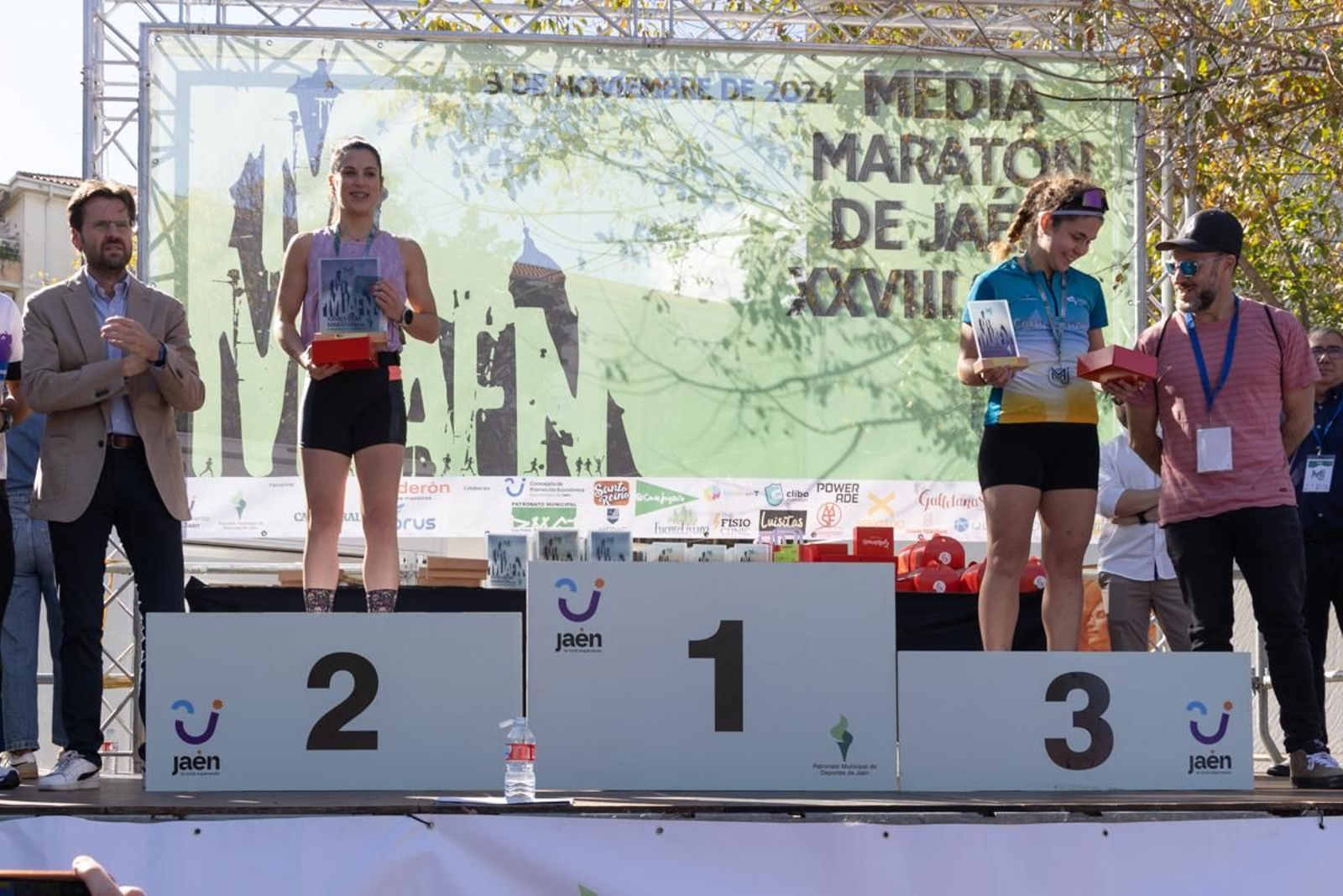 Éxito participativo en la XXVIII Media Maratón 'Ciudad de Jaén', en imágenes