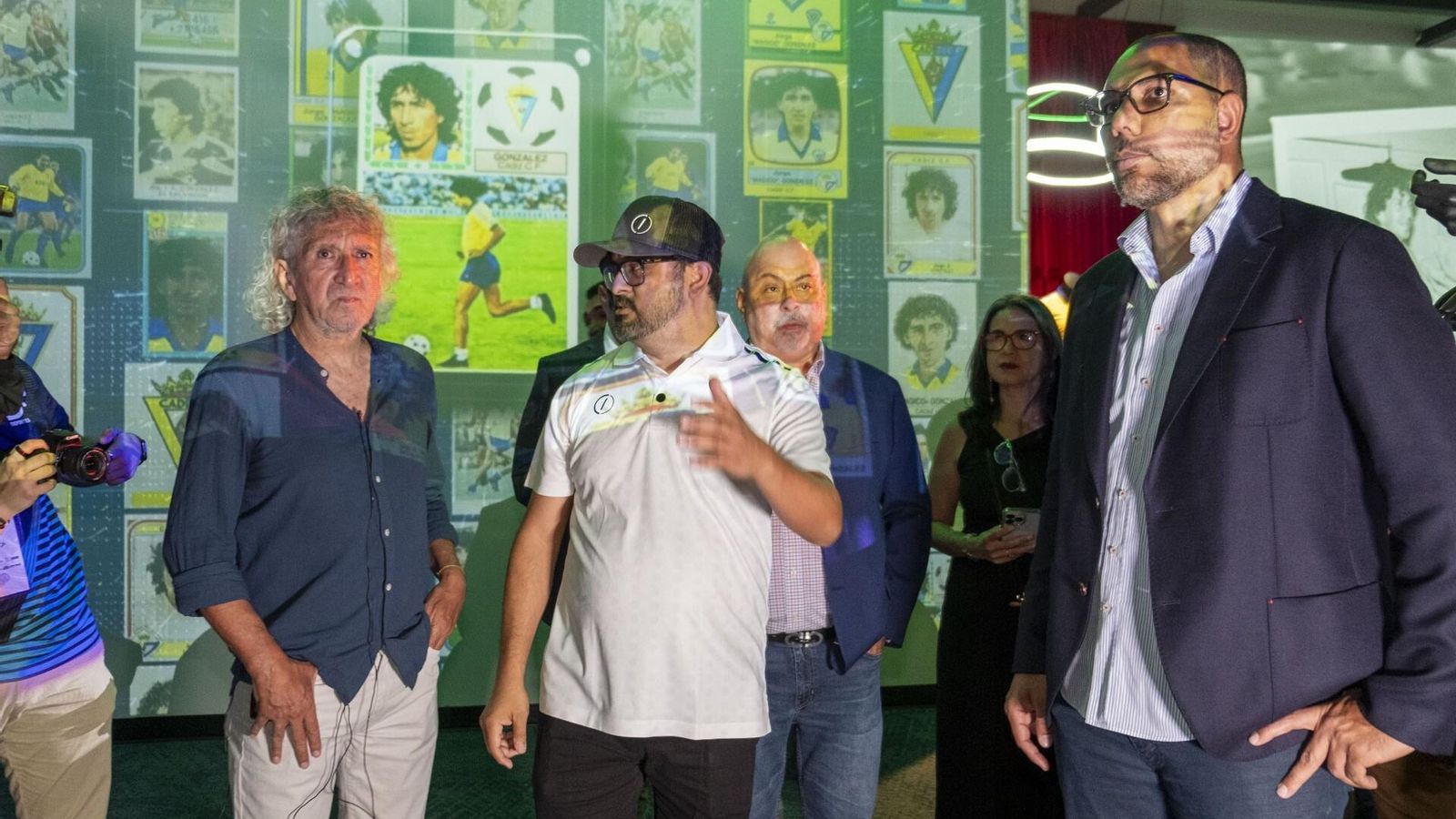 El salvadoreño visita el museo que lleva su nombre entre fotos y proyecciones. El salvadoreño visita el museo que lleva su nombre entre fotos y proyecciones.