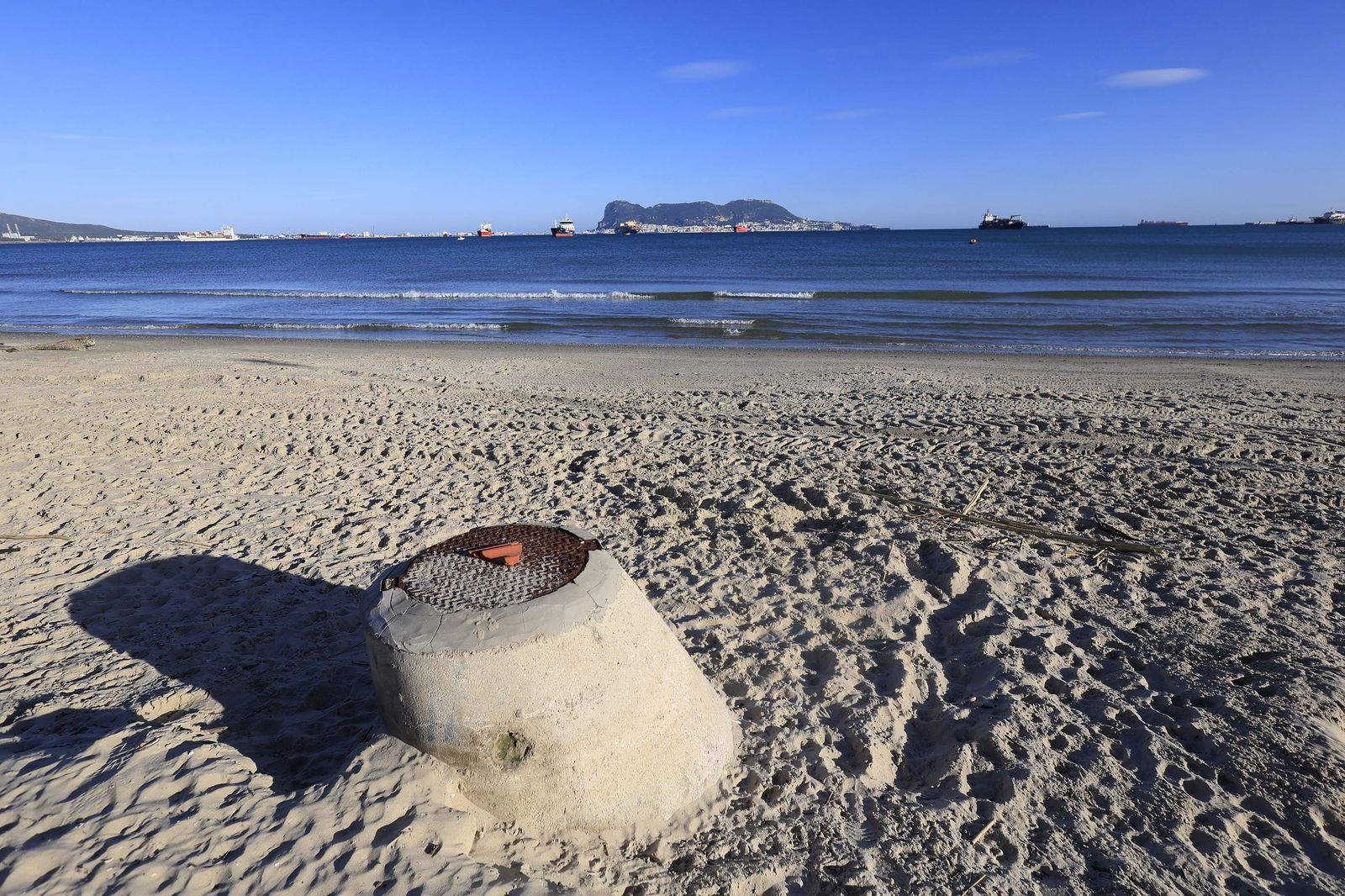 La playa del Rinconcillo de Algeciras tras la borrasca Francis, en imágenes