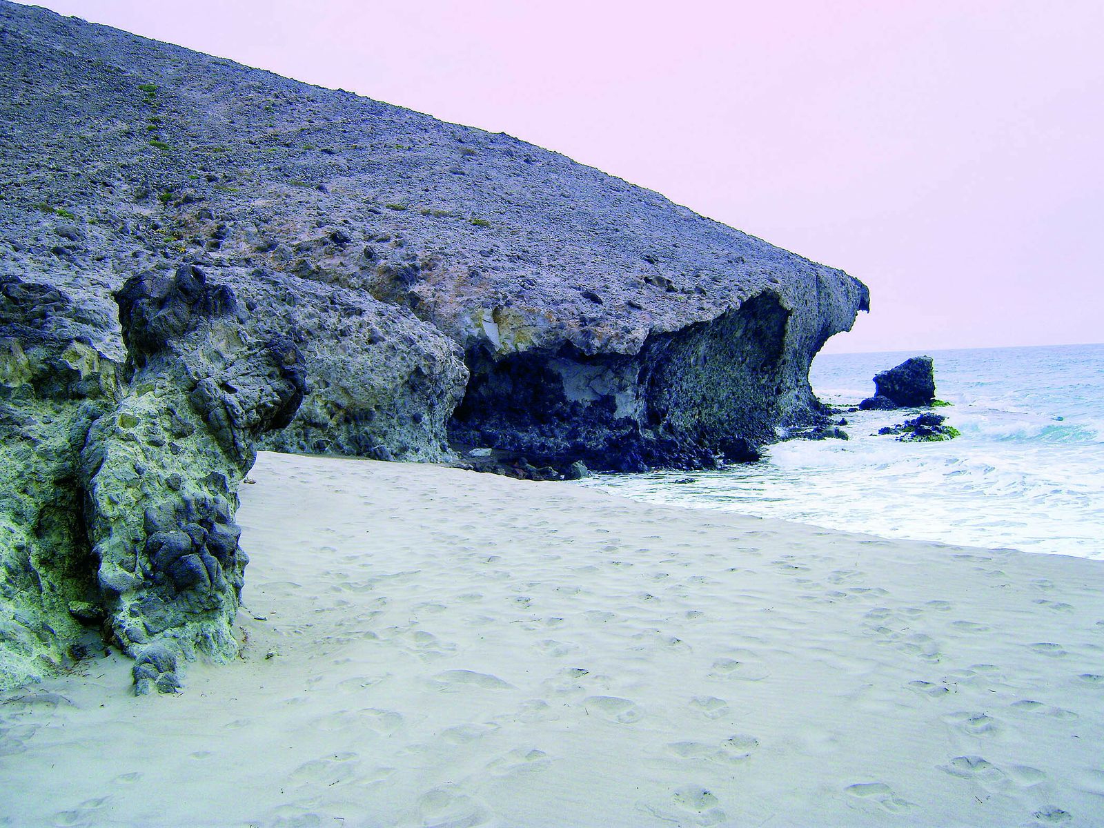 Cala de la Media Luna en Níjar.