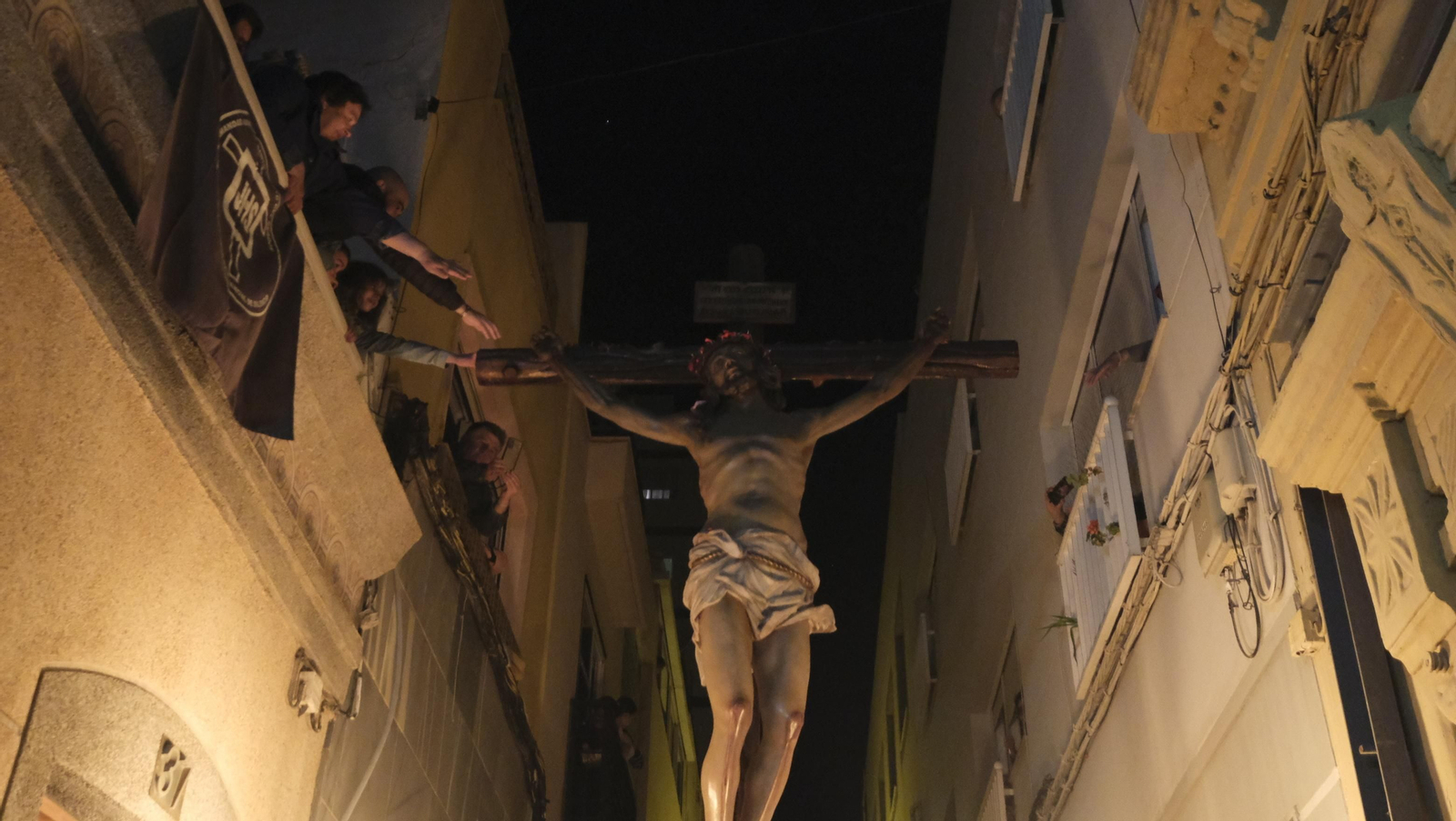 Procesión del Perdón en Almería, en imágenes