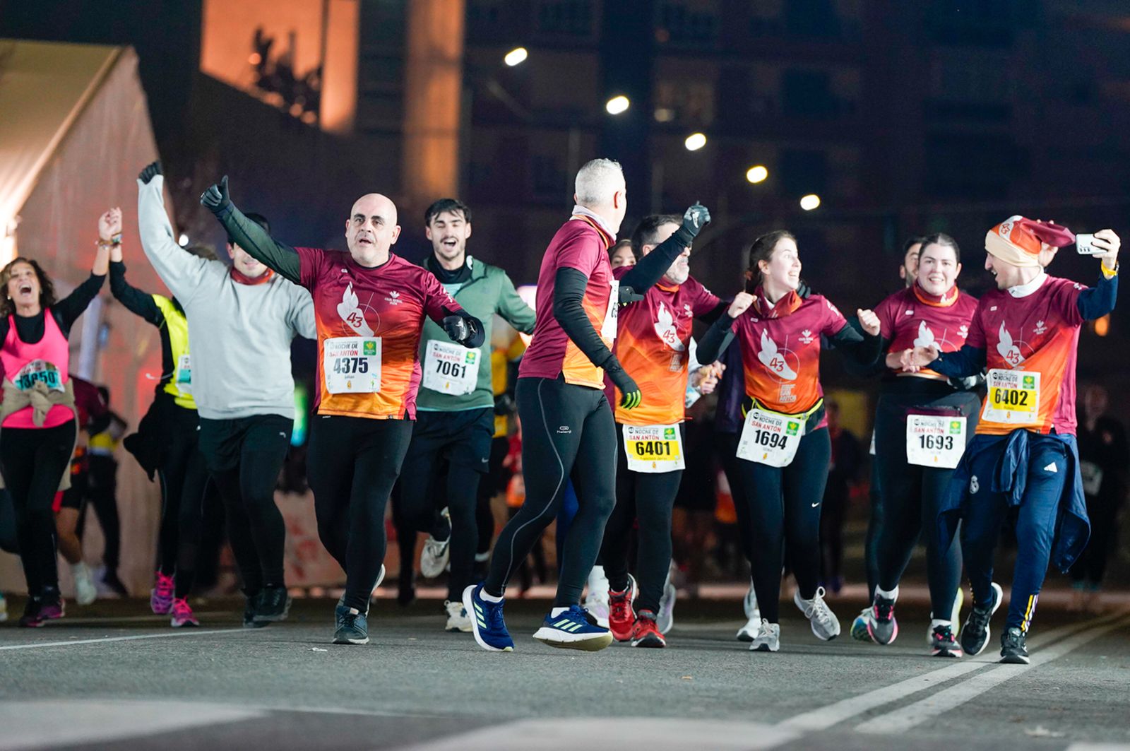 En imágenes: búscate en tu llegada a meta de la Carrera de San Antón 2026 (4)