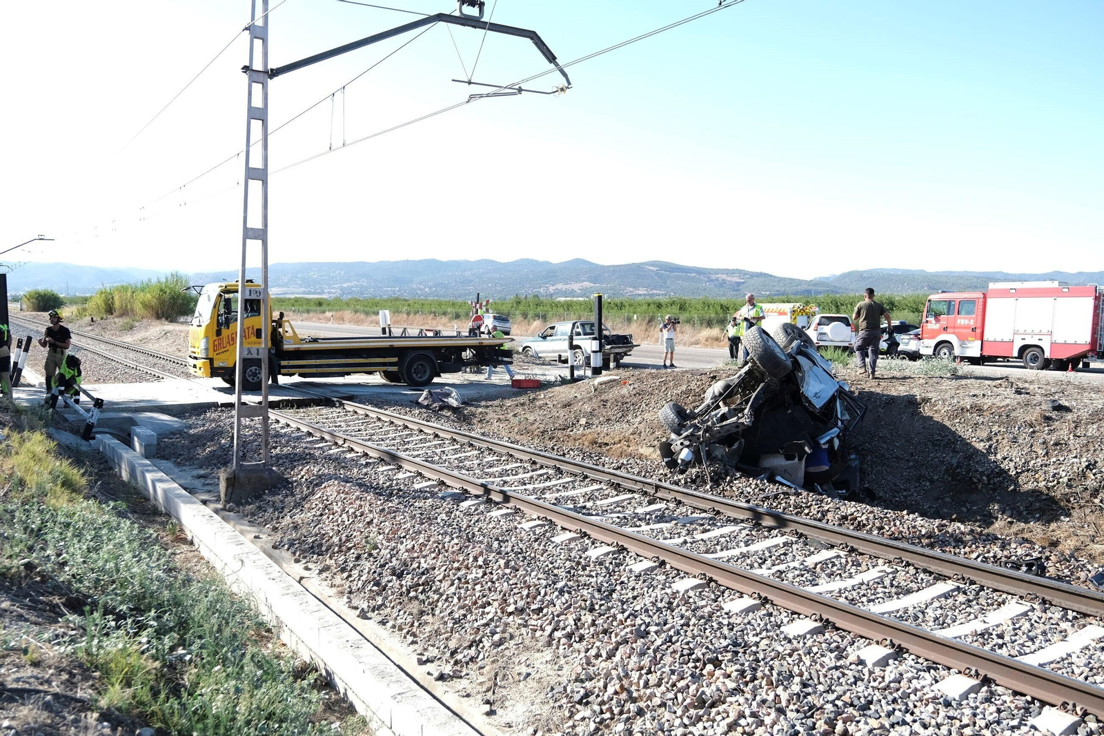 El accidente entre un tren y un coche en Alcolea, en imágenes El accidente entre un tren y un coche en Alcolea, en imágenes