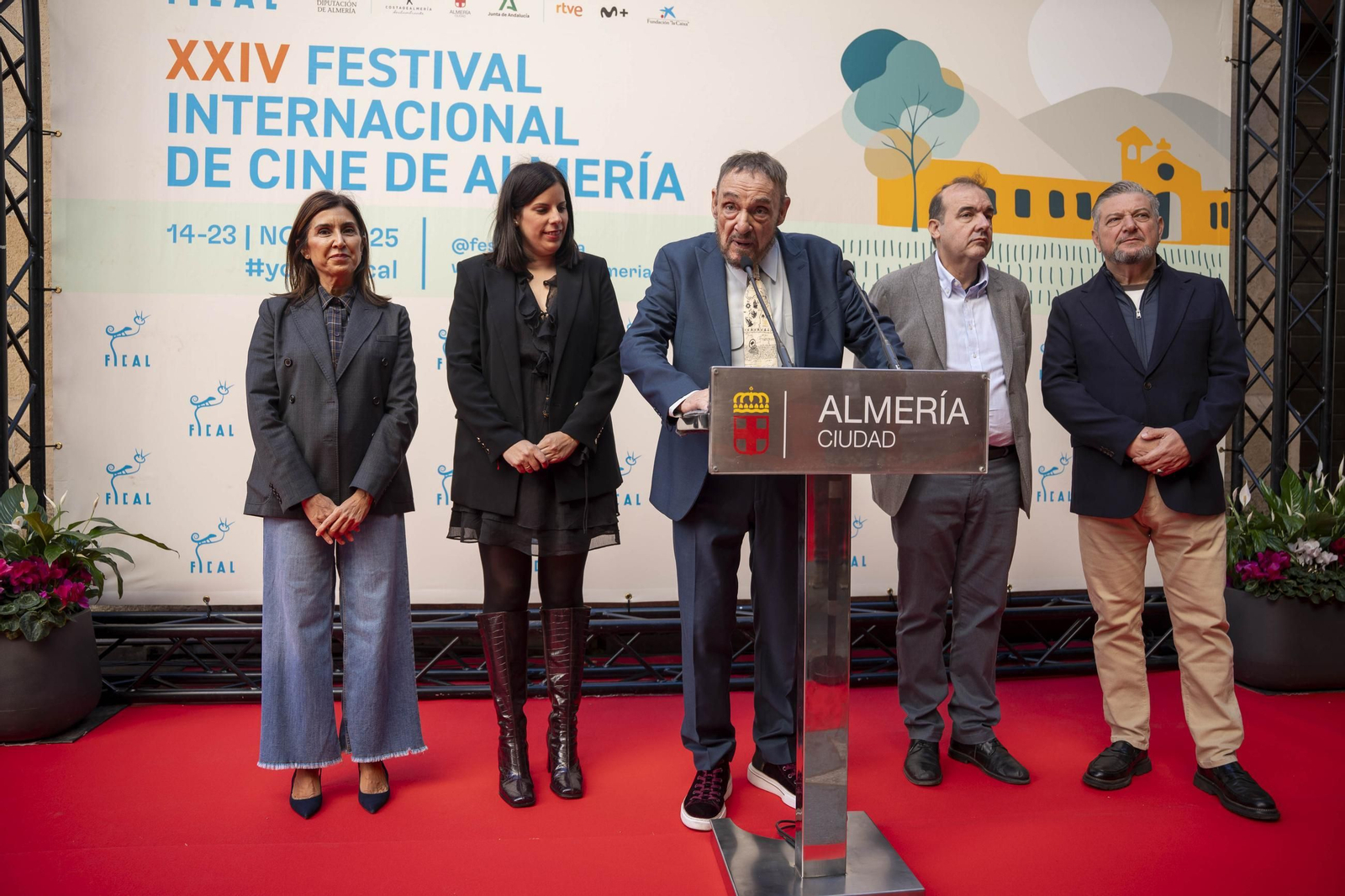 La estrella a JOHN RHYS-DAVIES luce en el paseo de la fama de Almería